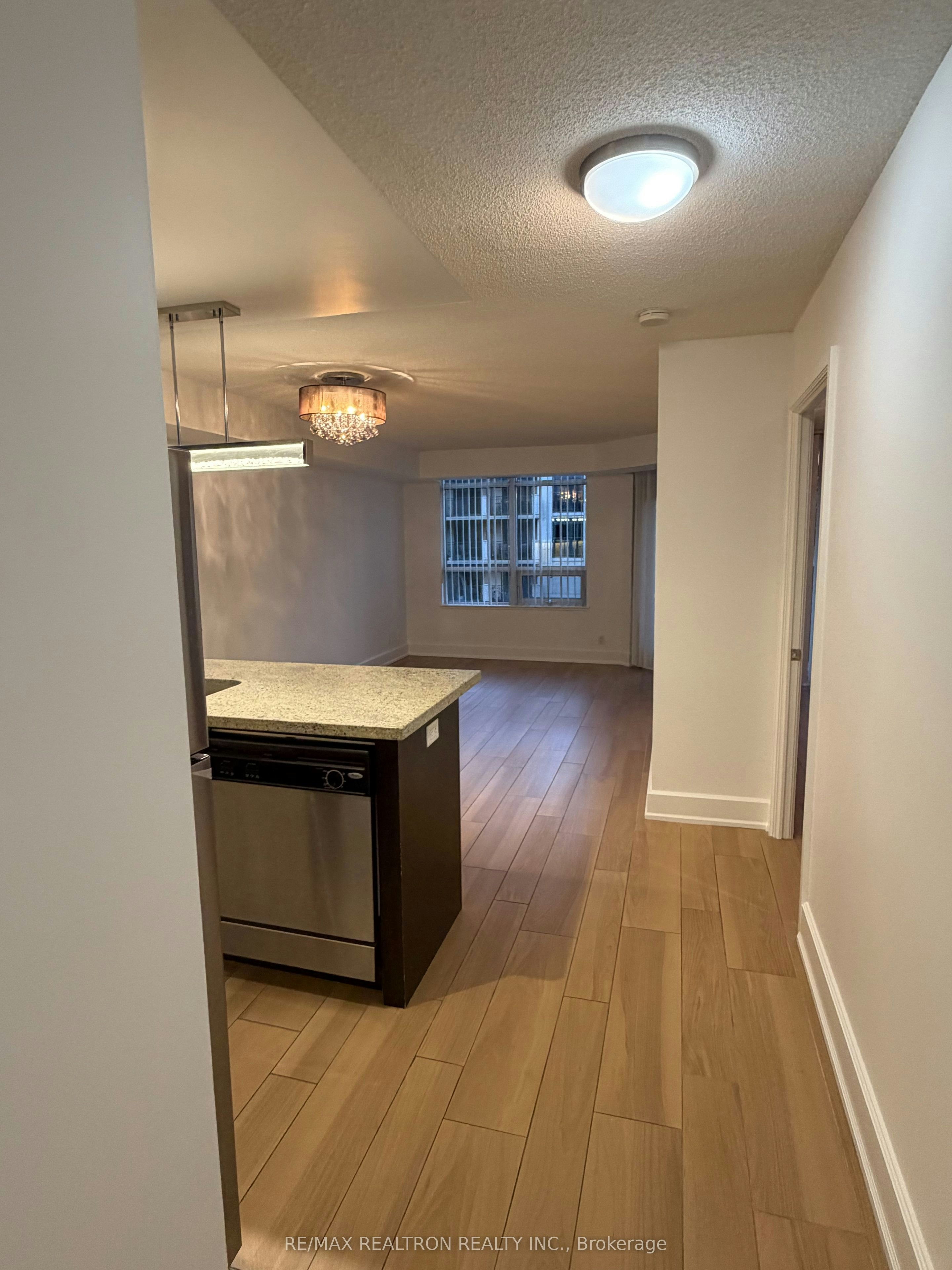 311-676 Sheppard Avenue E, Toronto, ON, M2K 3E7 - 3