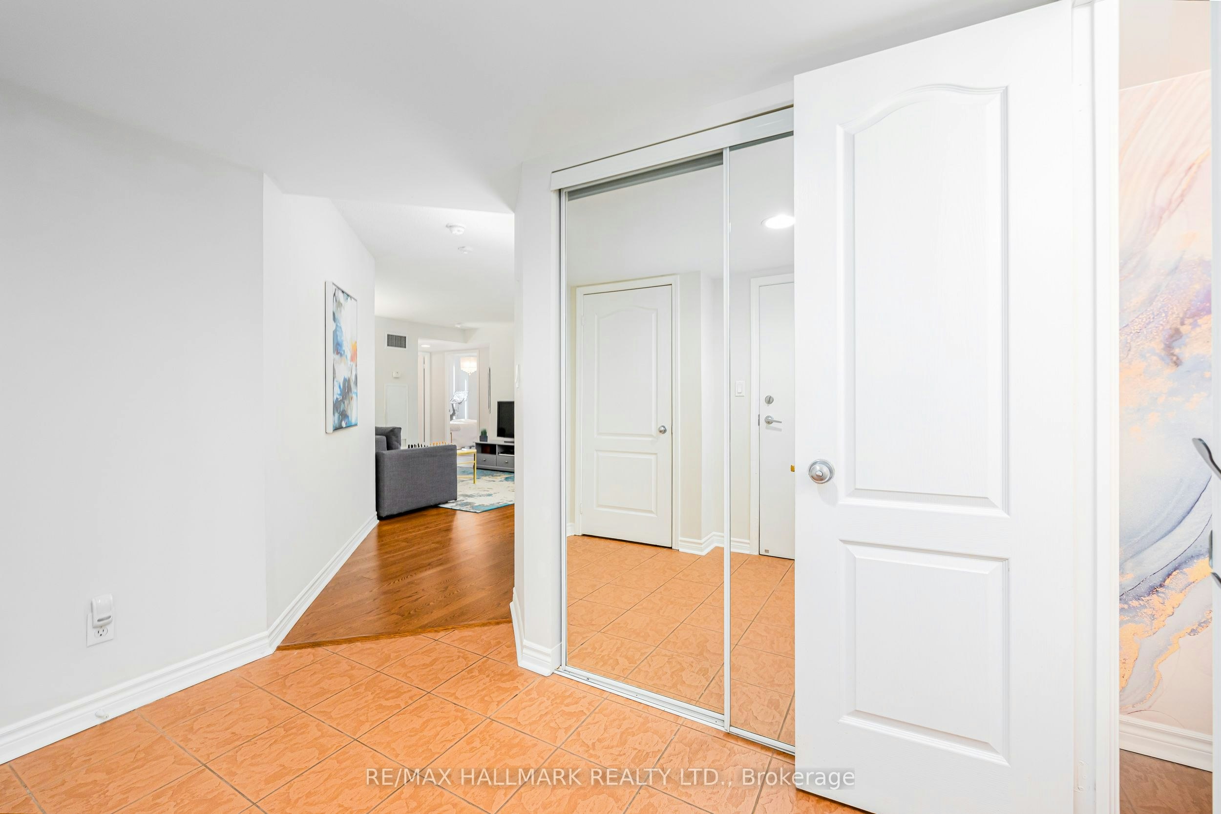 112-3 Rean Drive, Toronto, ON, M2K 3C2 - 3