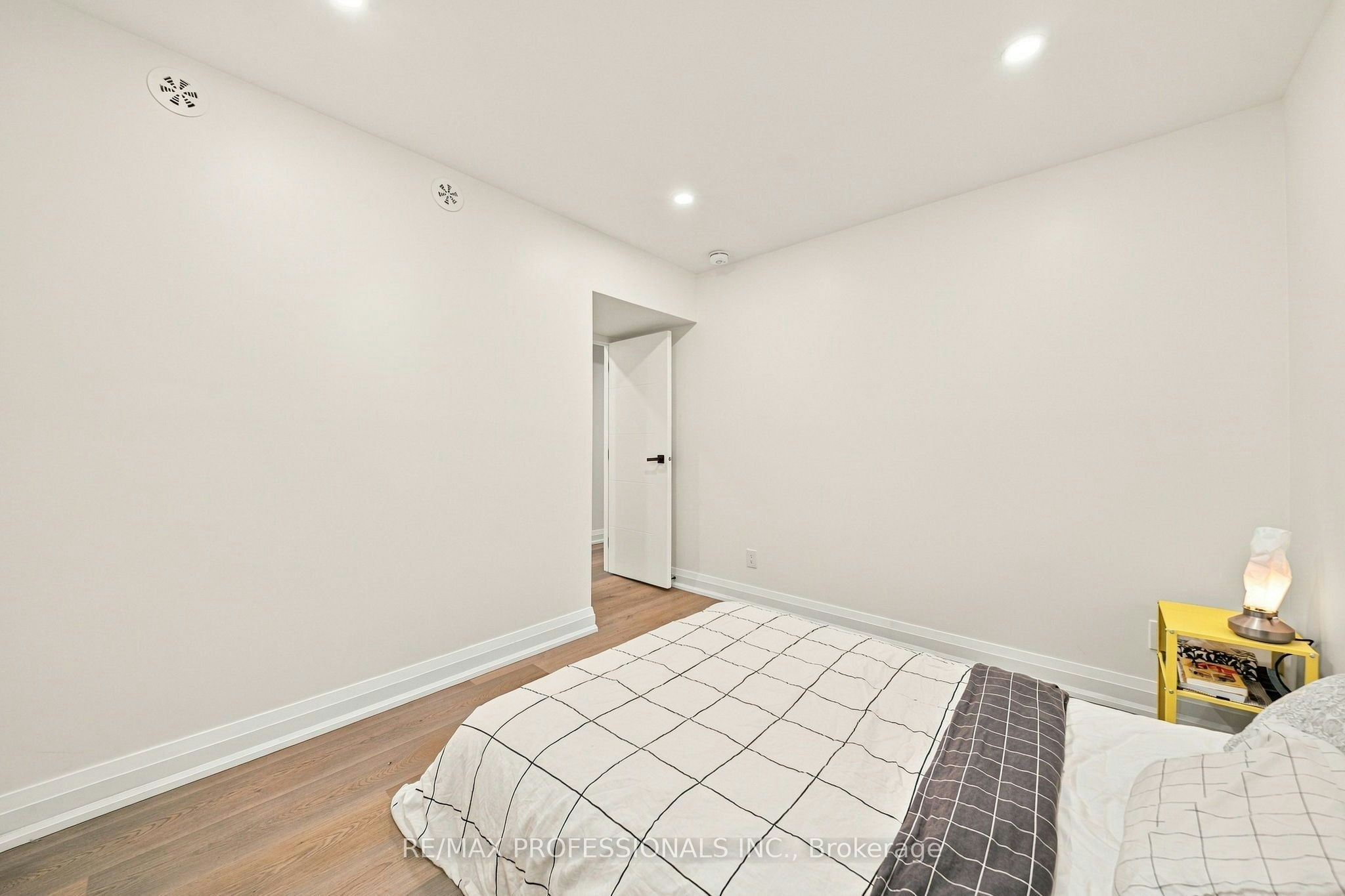 2nd Flr-134 Argyle Street, Toronto, ON, M6J 1N9 - 14