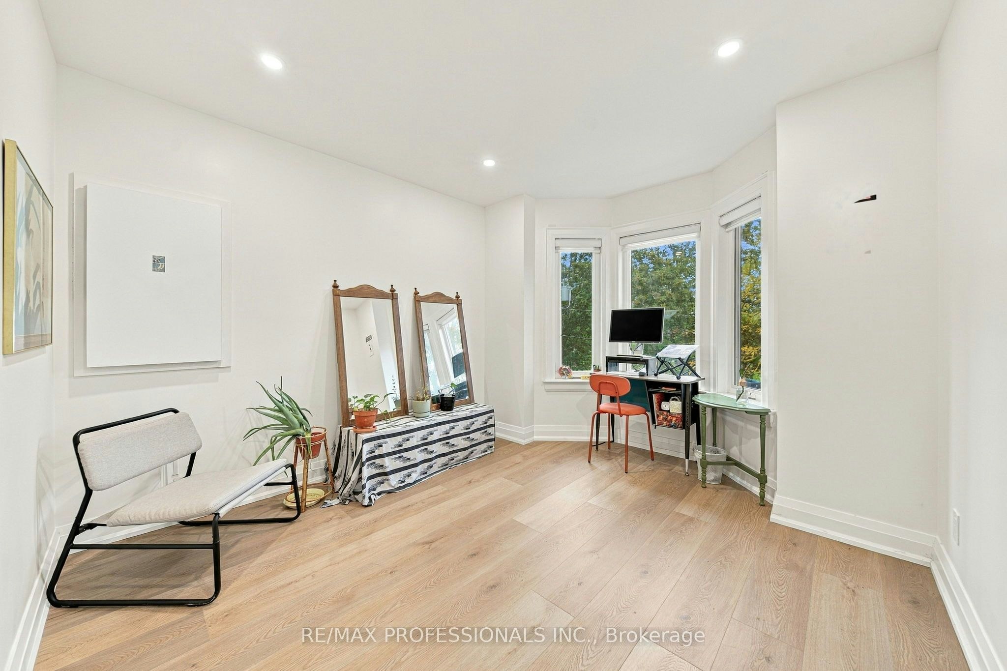 2nd Flr-134 Argyle Street, Toronto, ON, M6J 1N9 - 10