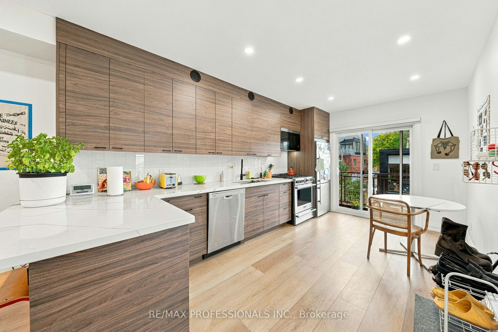 2nd Flr-134 Argyle Street, Toronto, ON, M6J 1N9 - 4