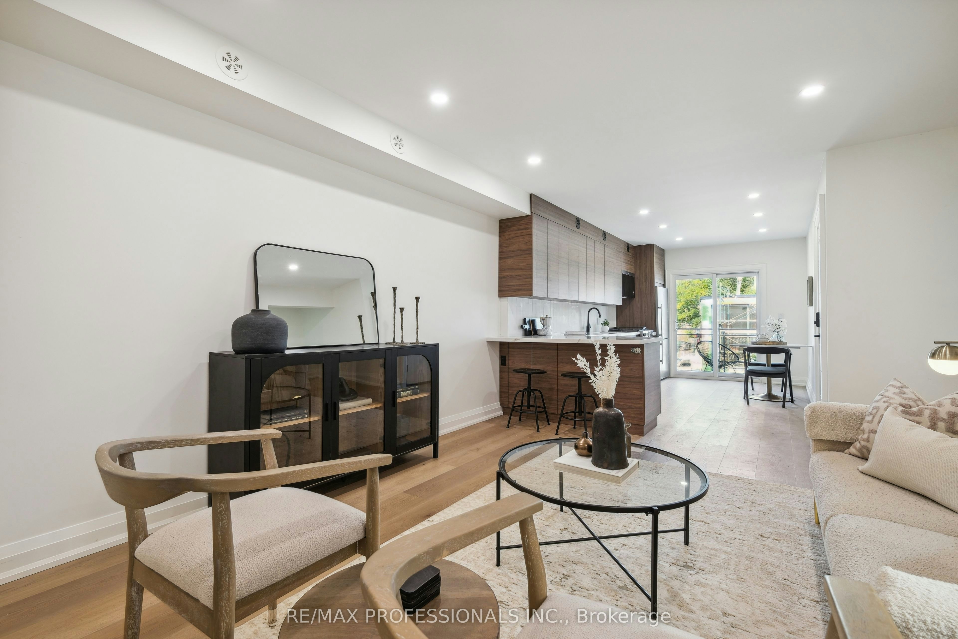 2nd Flr-134 Argyle Street, Toronto, ON, M6J 1N9 - 9