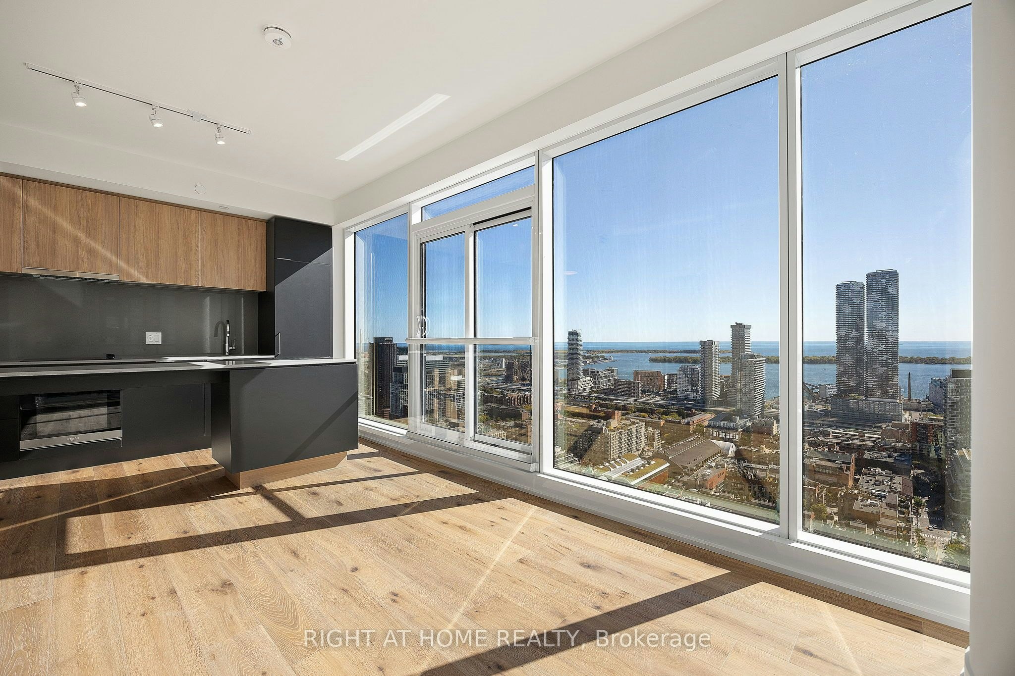 4608-89 Church Street, Toronto, ON, M5C 0B7 - 8