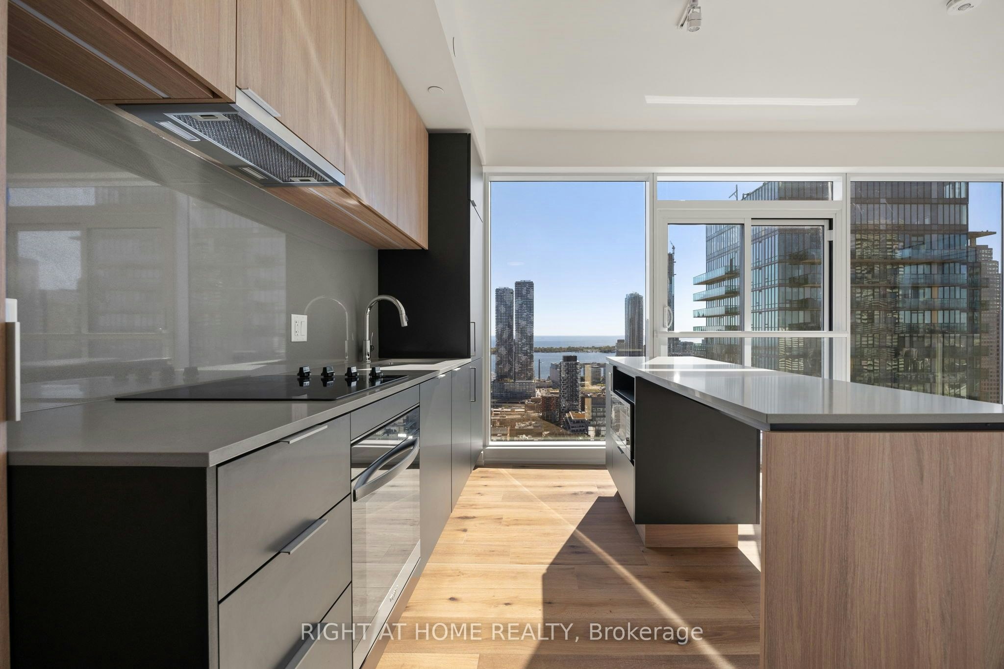 4608-89 Church Street, Toronto, ON, M5C 0B7 - 2