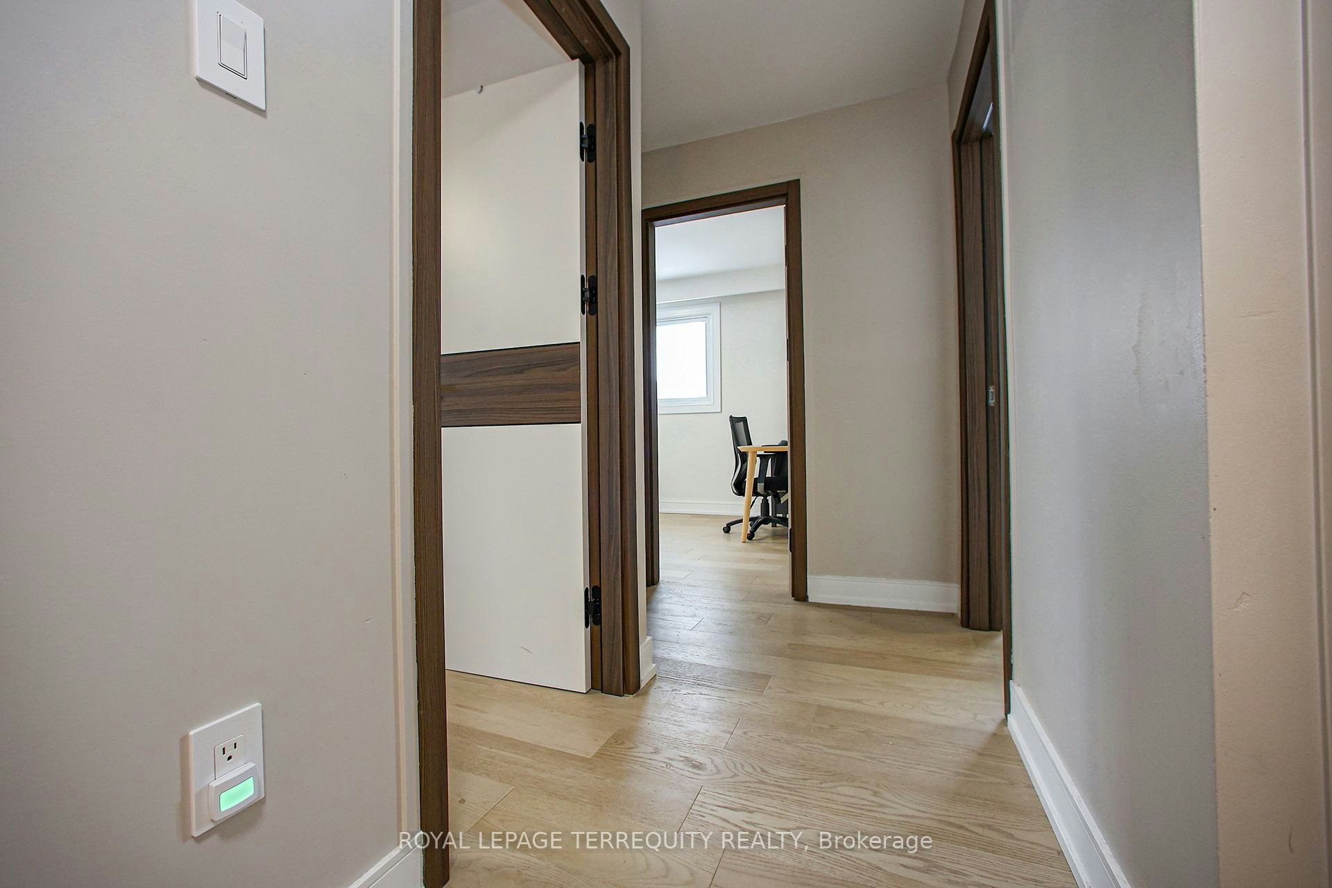 Upper-66 Moore Park Avenue, Toronto, ON, M2M 1M9 - 33