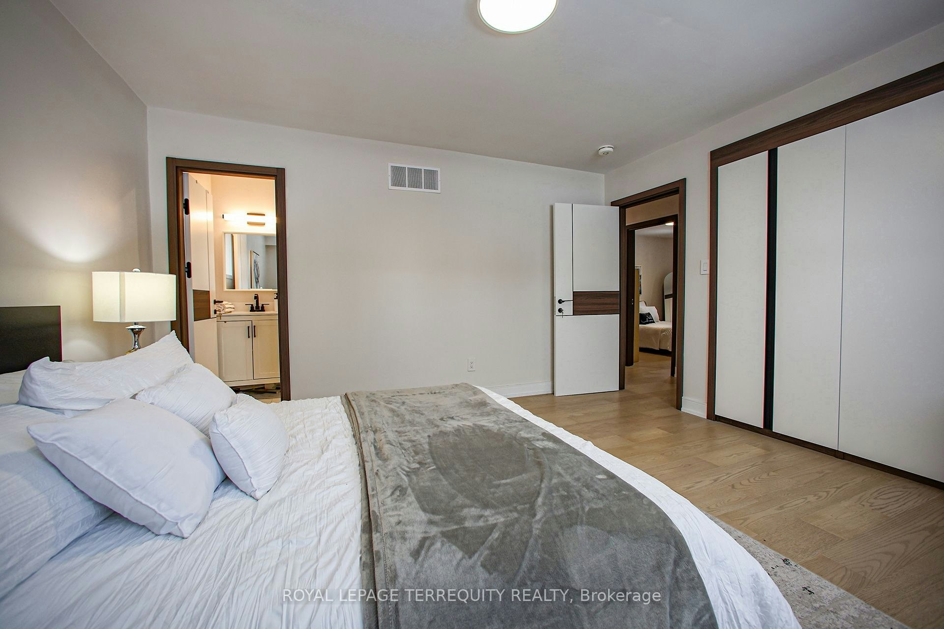 Upper-66 Moore Park Avenue, Toronto, ON, M2M 1M9 - 40