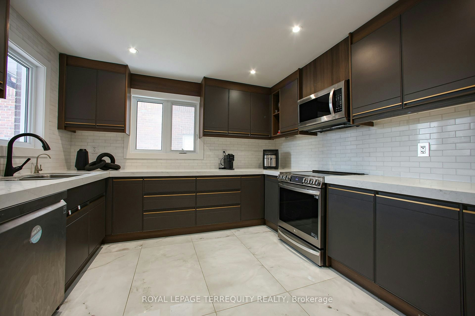Upper-66 Moore Park Avenue, Toronto, ON, M2M 1M9 - 19