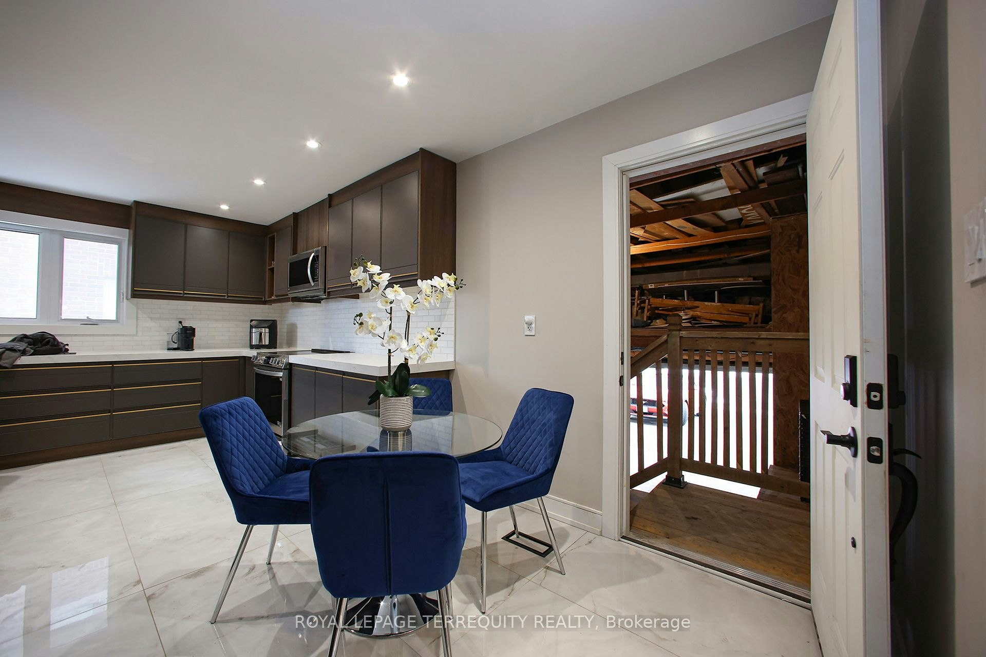 Upper-66 Moore Park Avenue, Toronto, ON, M2M 1M9 - 22