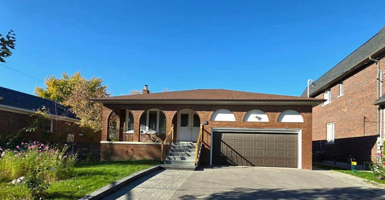 Upper-66 Moore Park Avenue, Toronto, ON, M2M 1M9