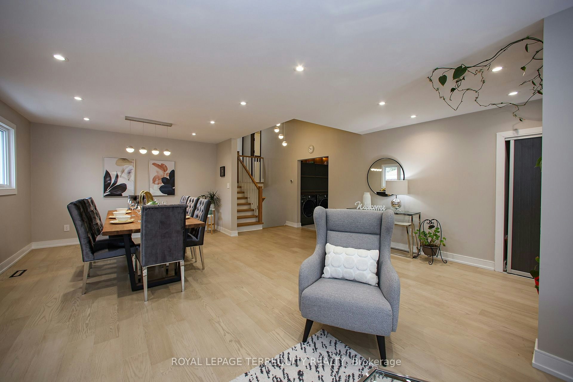 Upper-66 Moore Park Avenue, Toronto, ON, M2M 1M9 - 7