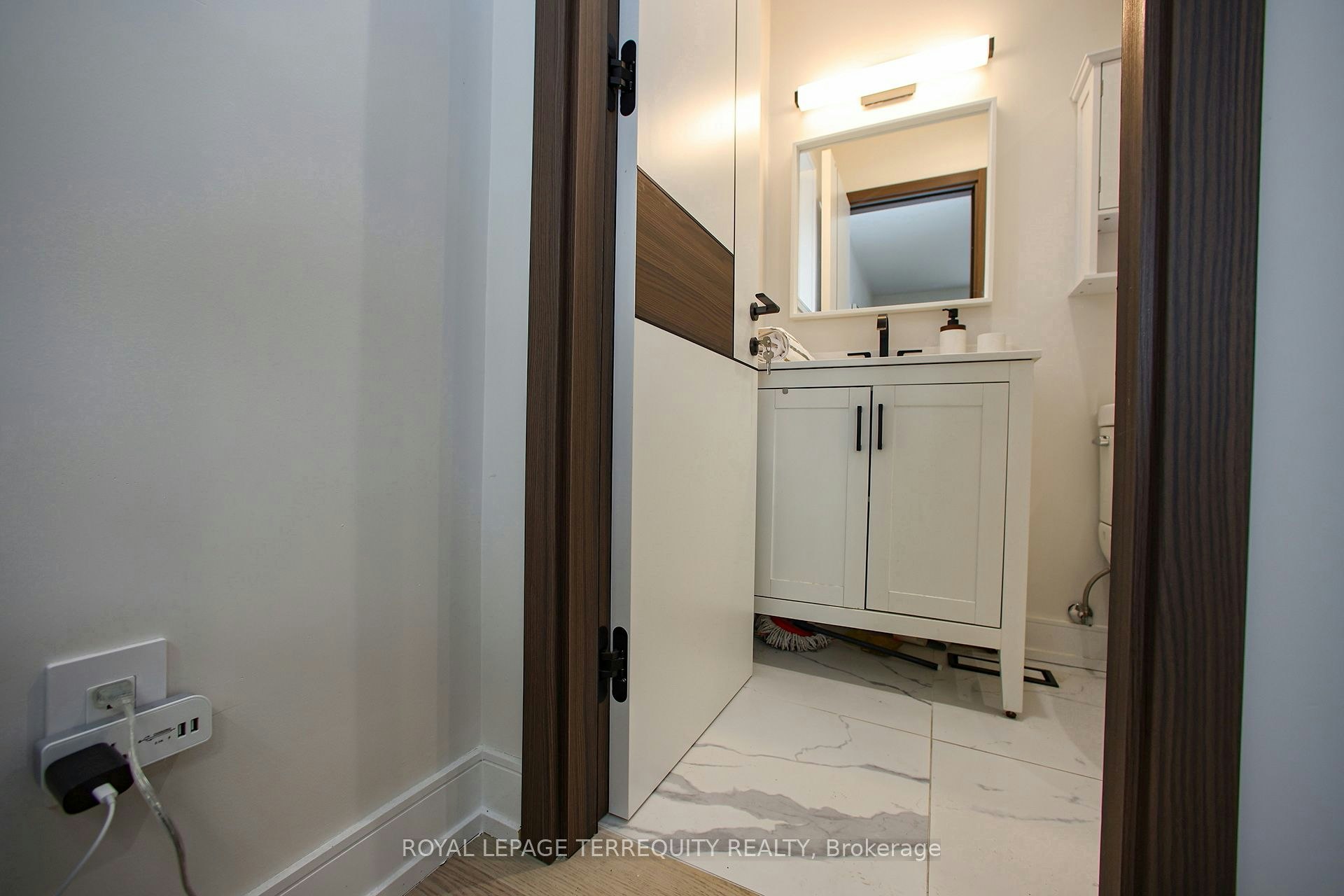 Upper-66 Moore Park Avenue, Toronto, ON, M2M 1M9 - 42