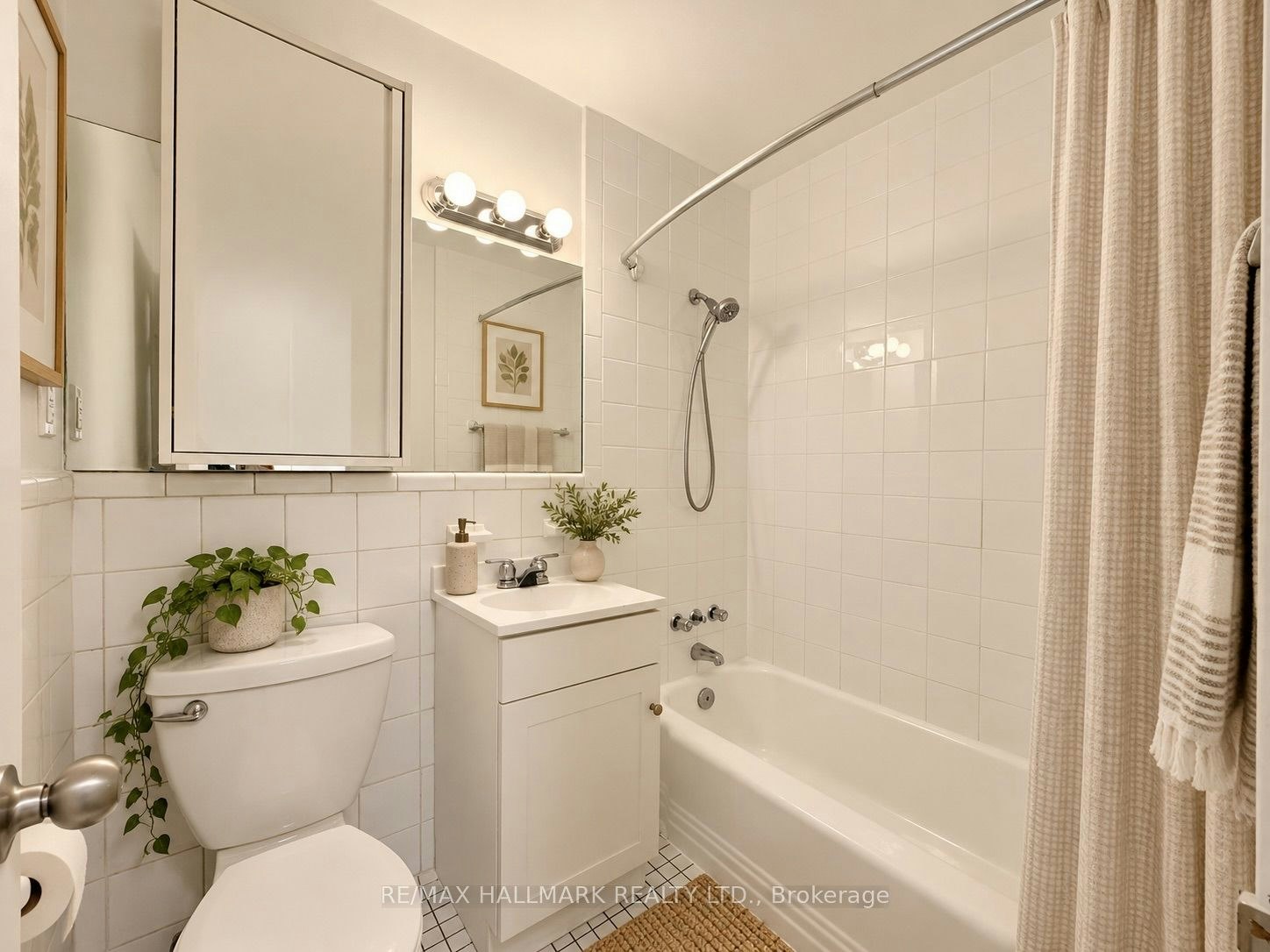 111-28 Upper Canada Drive, Toronto, ON, M2P 1R9 - 7