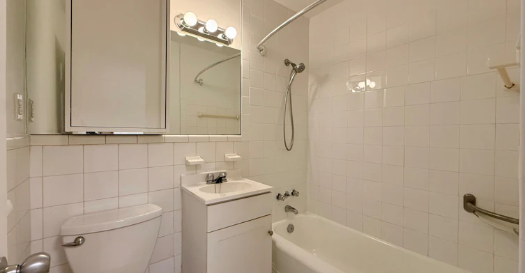 111-28 Upper Canada Drive, Toronto, ON, M2P 1R9 - 8