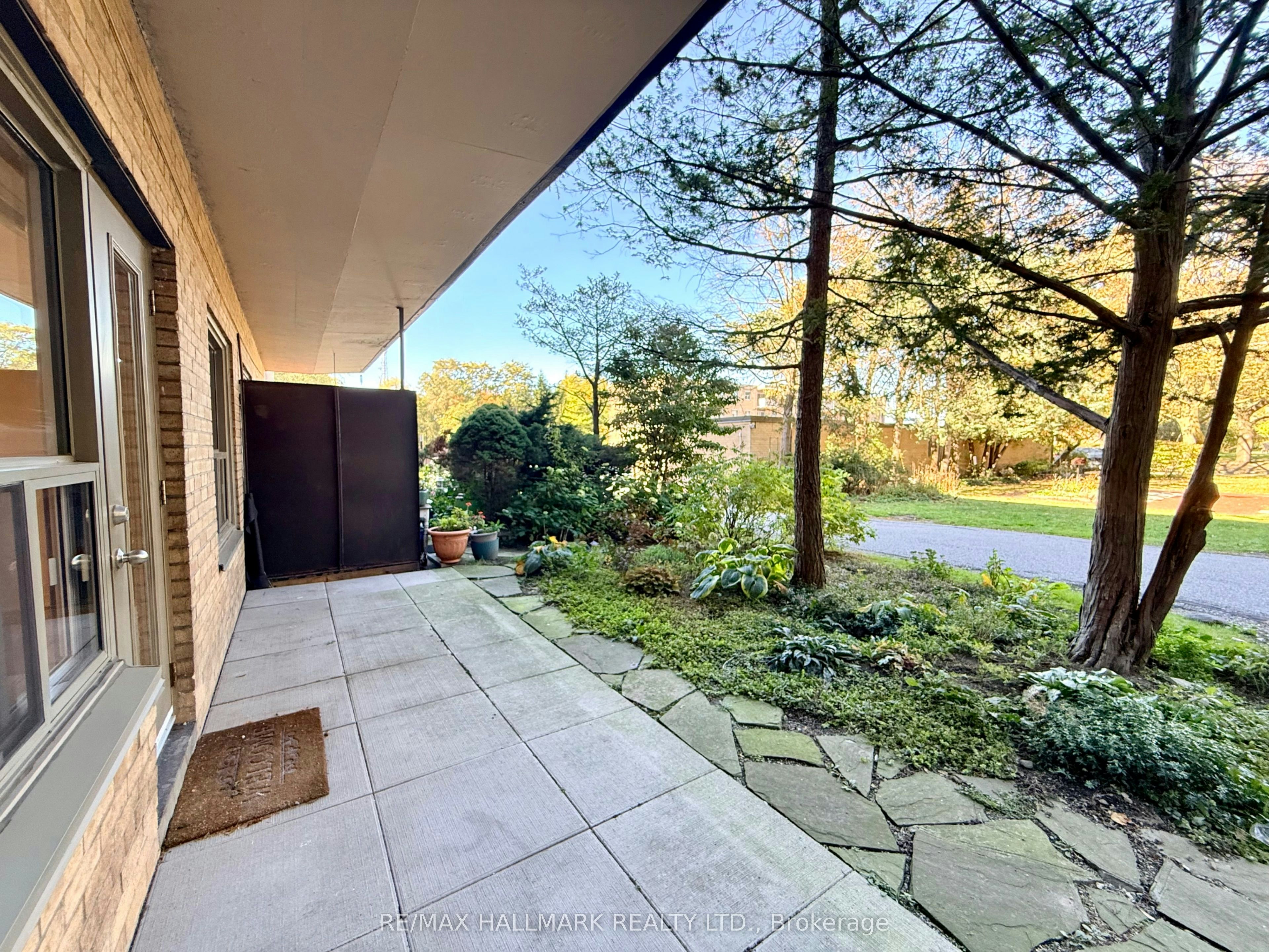 111-28 Upper Canada Drive, Toronto, ON, M2P 1R9 - 10