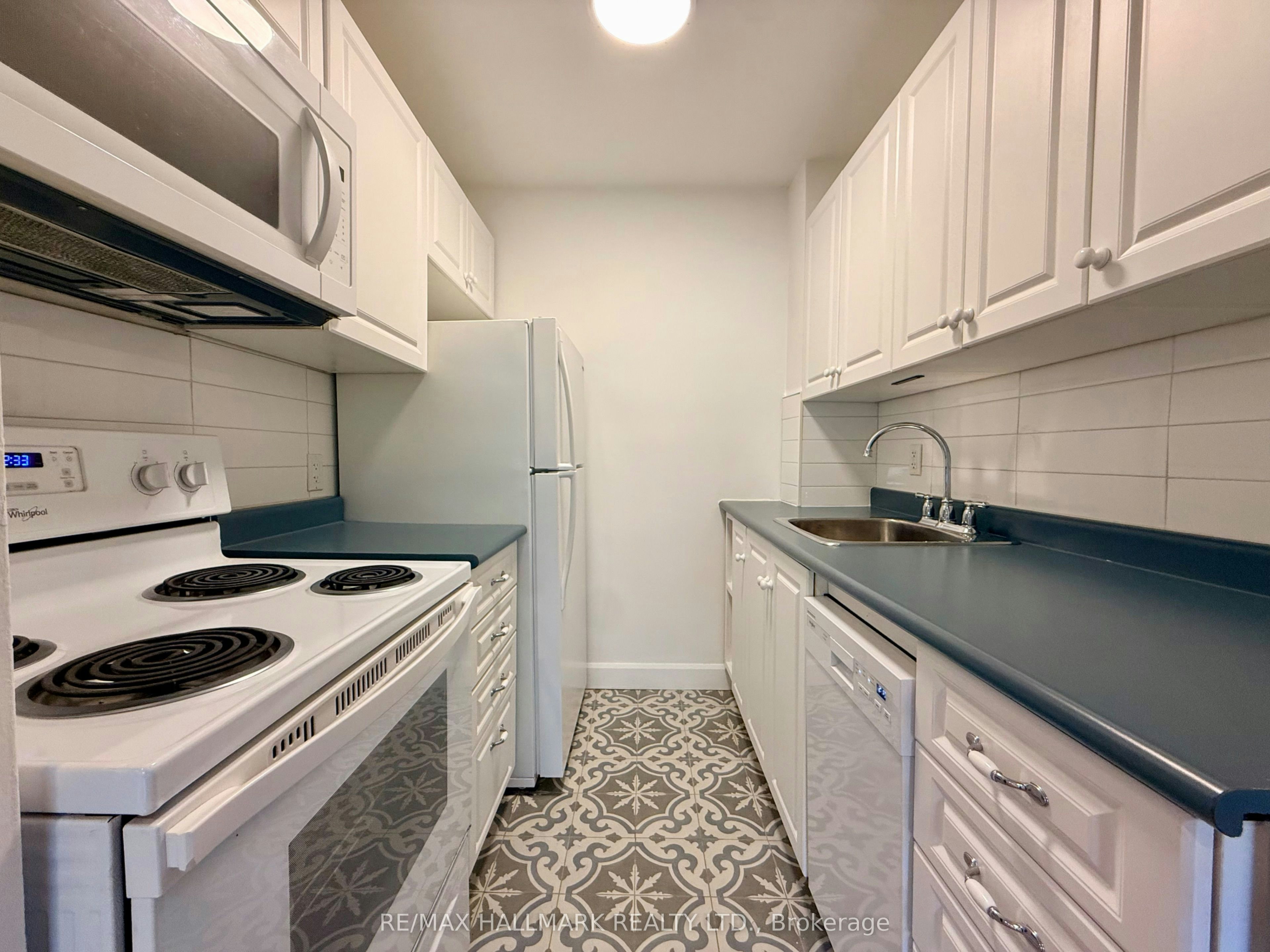 111-28 Upper Canada Drive, Toronto, ON, M2P 1R9 - 6