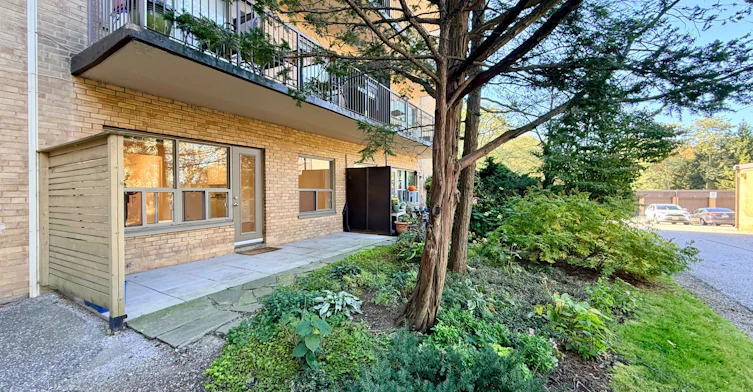 111-28 Upper Canada Drive, Toronto, ON, M2P 1R9 - 11