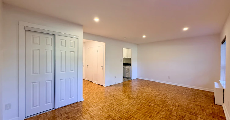 111-28 Upper Canada Drive, Toronto, ON, M2P 1R9 - 4