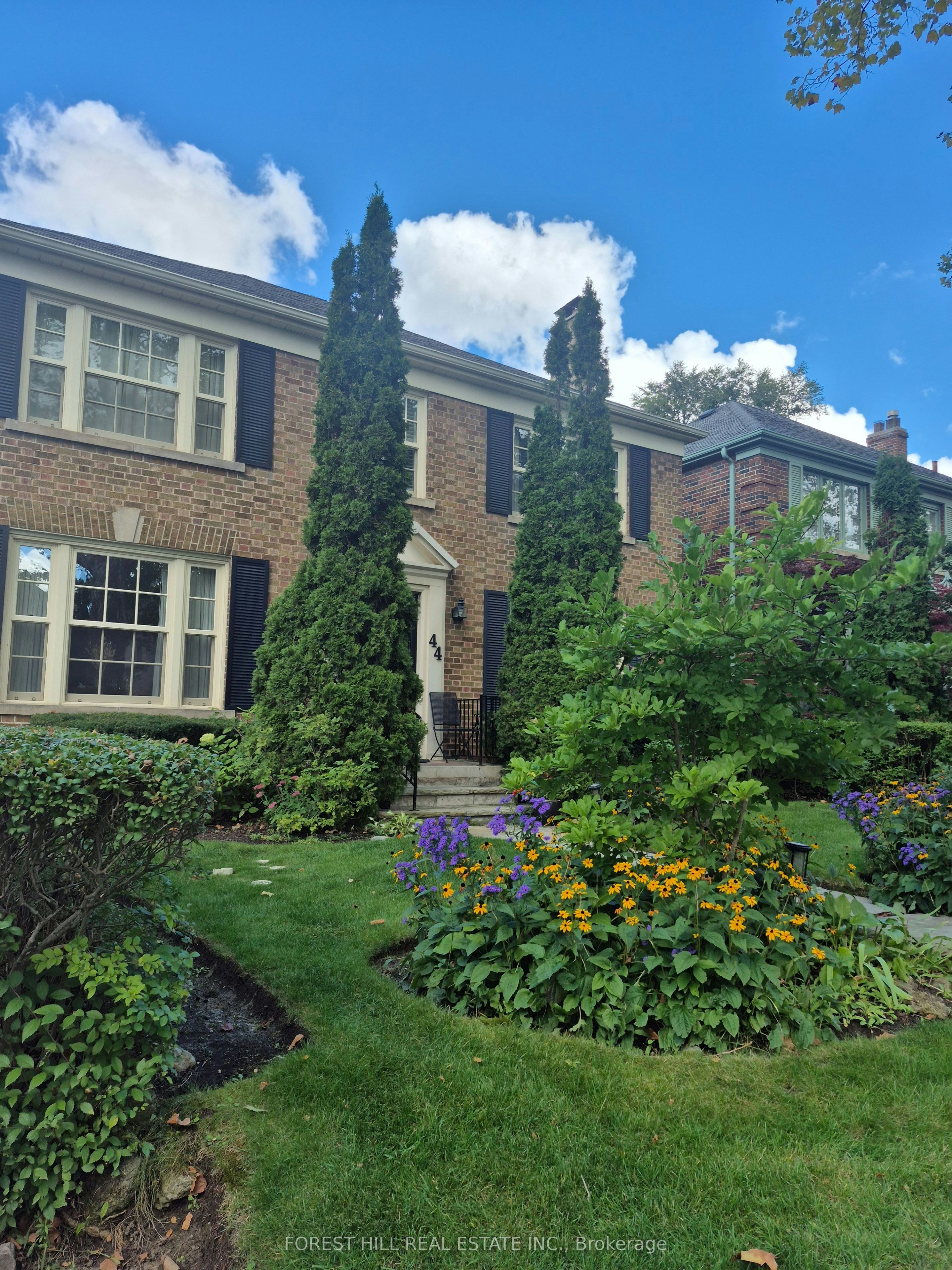 44 Ridge Hill Drive, Toronto, ON, M6C 2J4