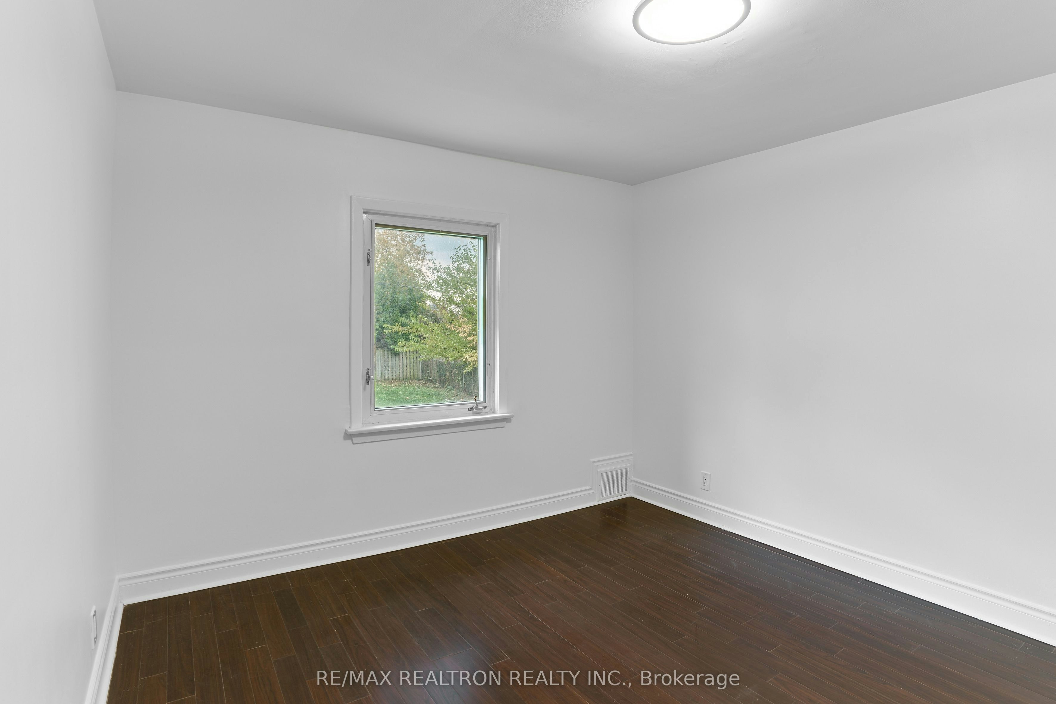 135 Regina Avenue, Toronto, ON, M6A 1R8 - 9