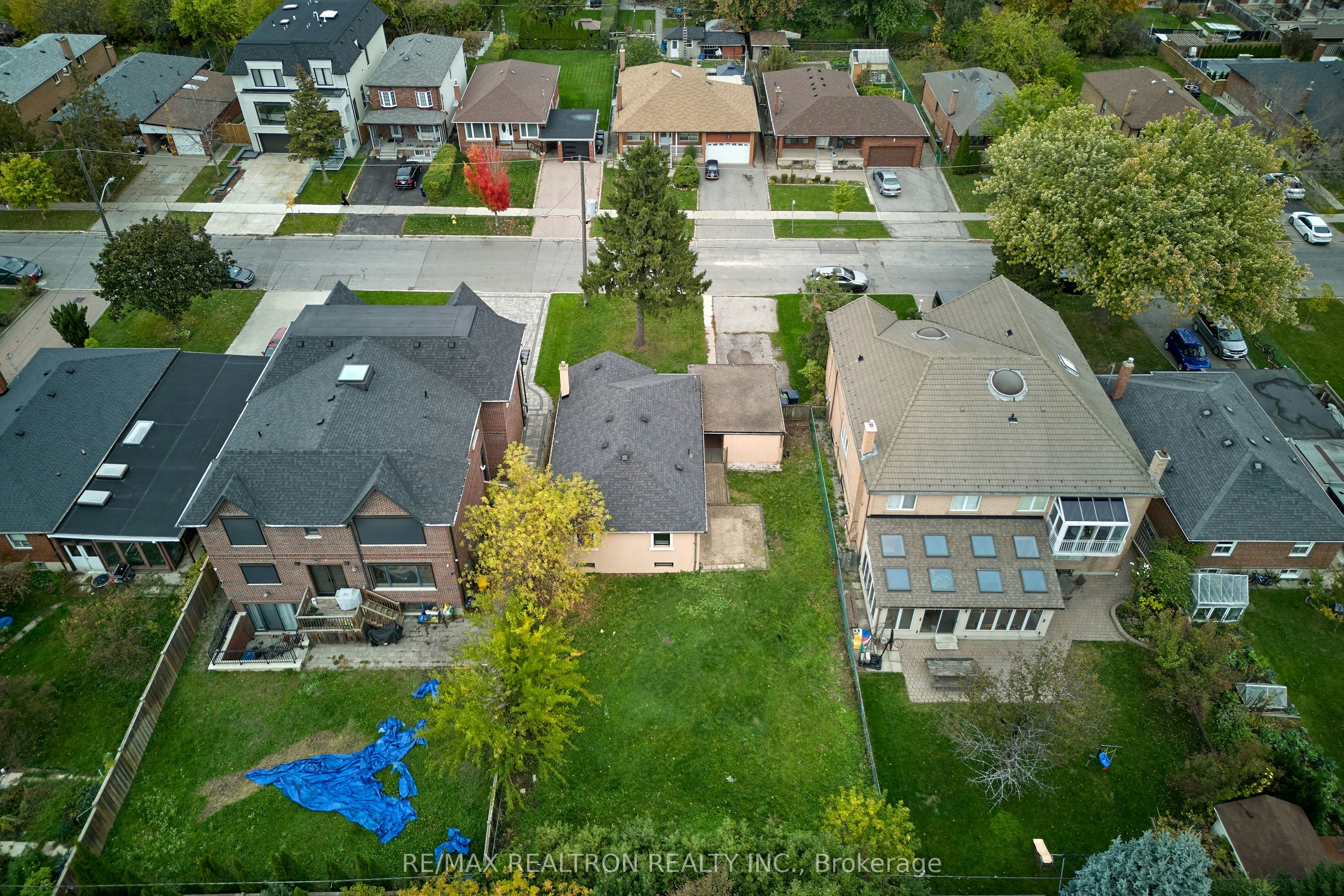 135 Regina Avenue, Toronto, ON, M6A 1R8 - 21