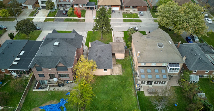 135 Regina Avenue, Toronto, ON, M6A 1R8 - 21