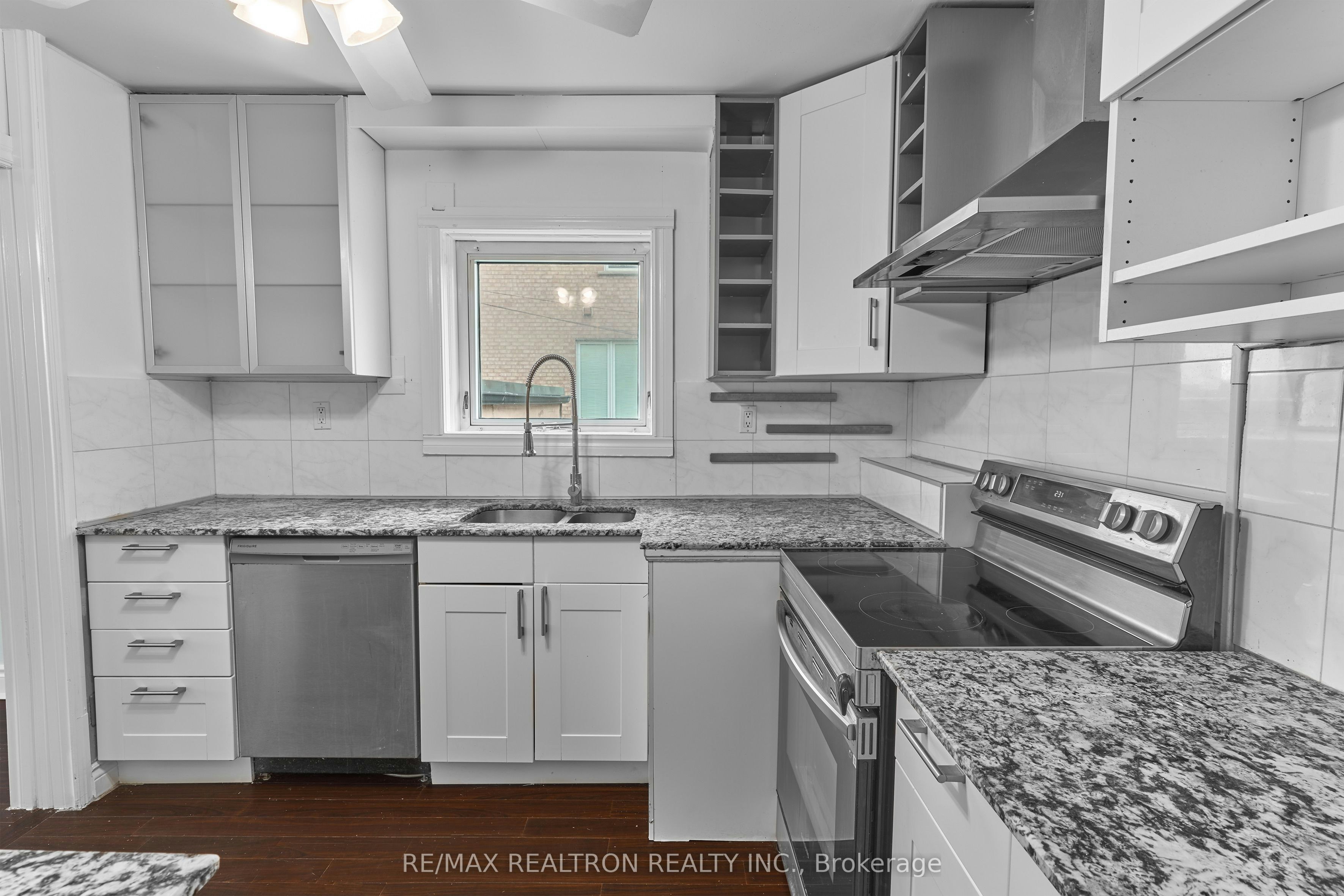 135 Regina Avenue, Toronto, ON, M6A 1R8 - 6