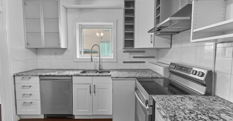 135 Regina Avenue, Toronto, ON, M6A 1R8 - 6