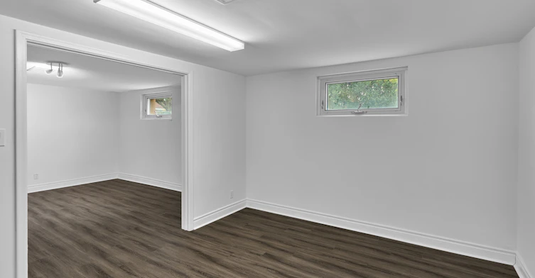 135 Regina Avenue, Toronto, ON, M6A 1R8 - 15