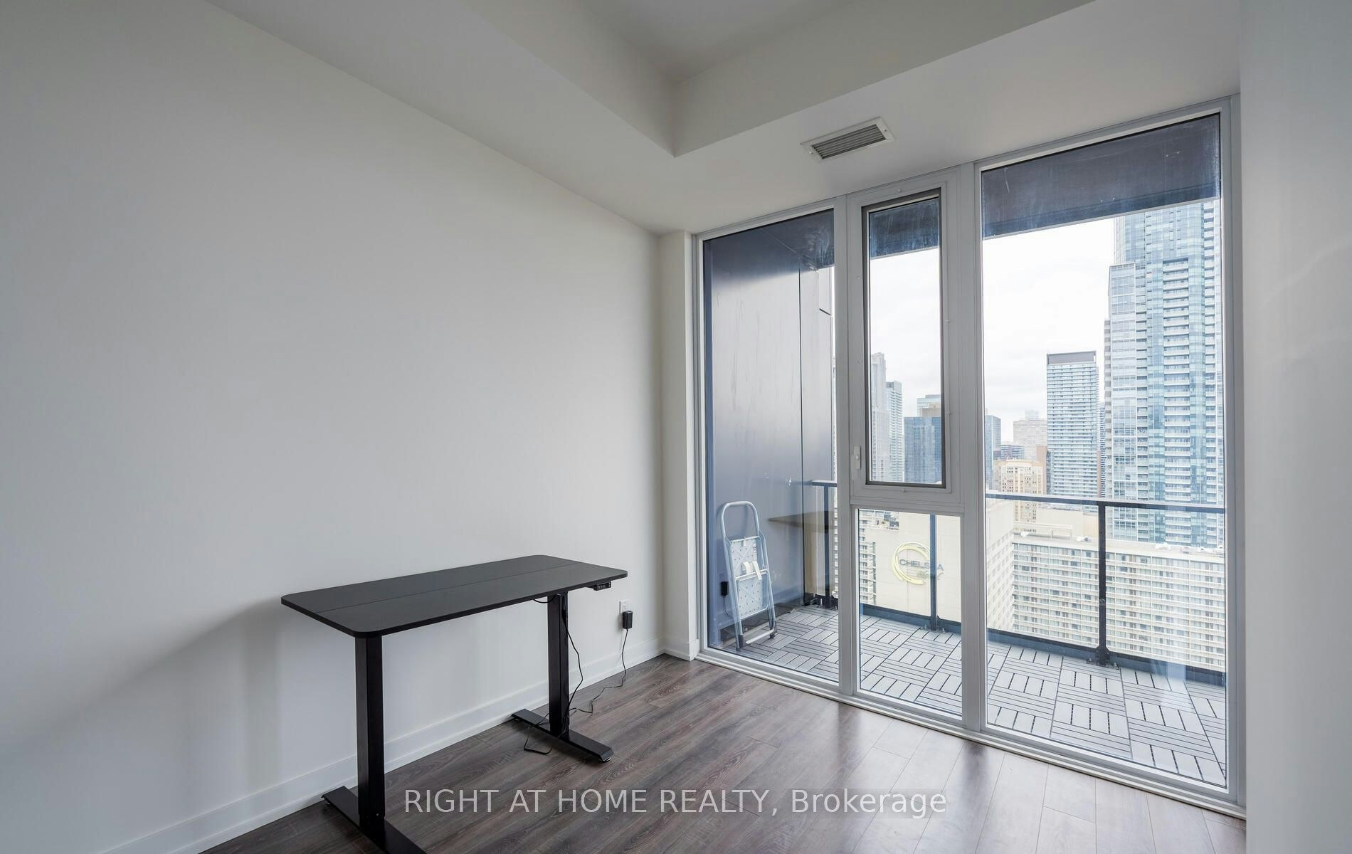 2701-20 Edward Street, Toronto, ON, M5G 0C5 - 17