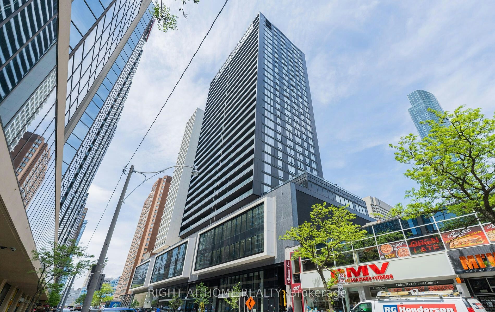 2701-20 Edward Street, Toronto, ON, M5G 0C5 - 2