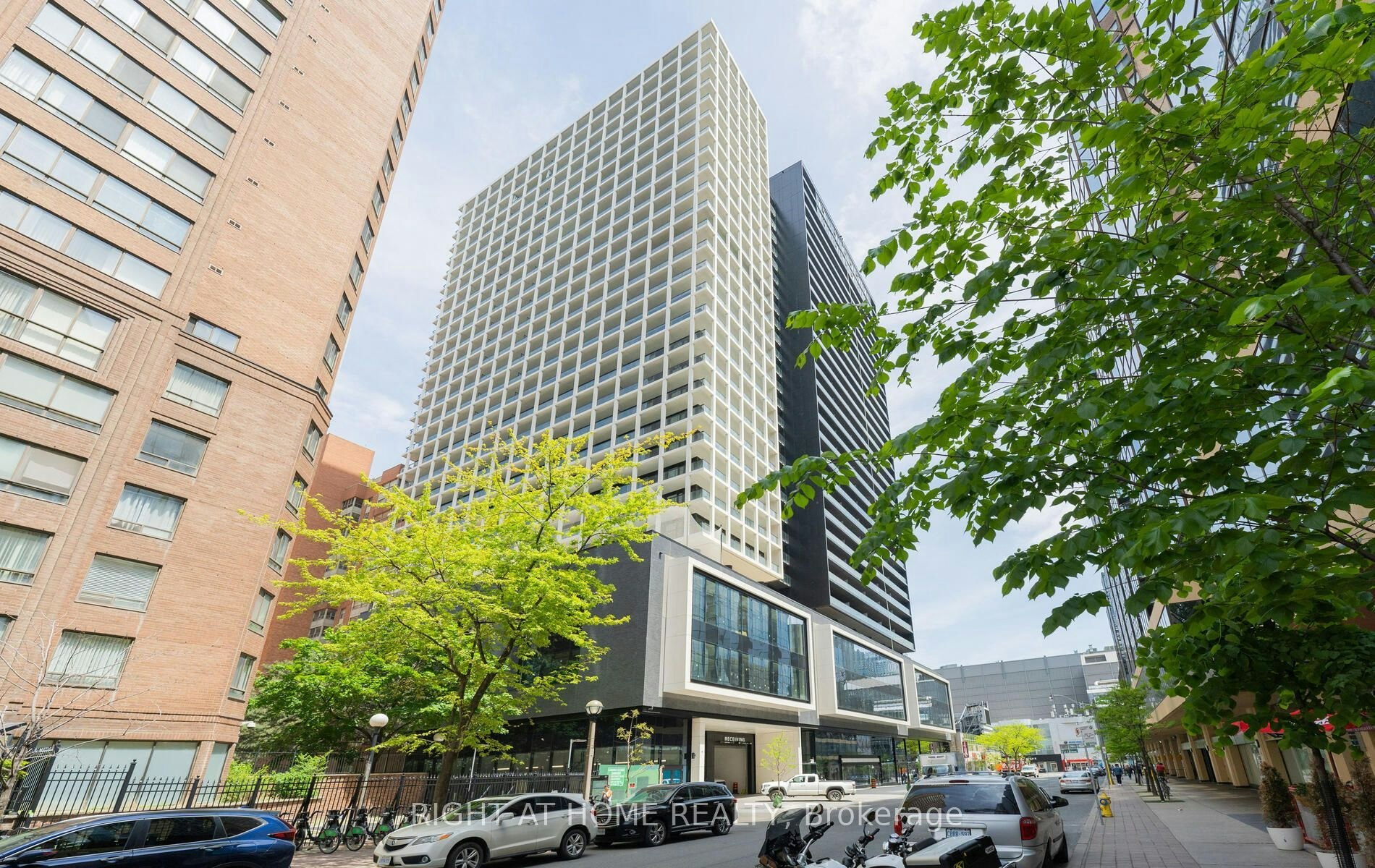 2701-20 Edward Street, Toronto, ON, M5G 0C5 - 3