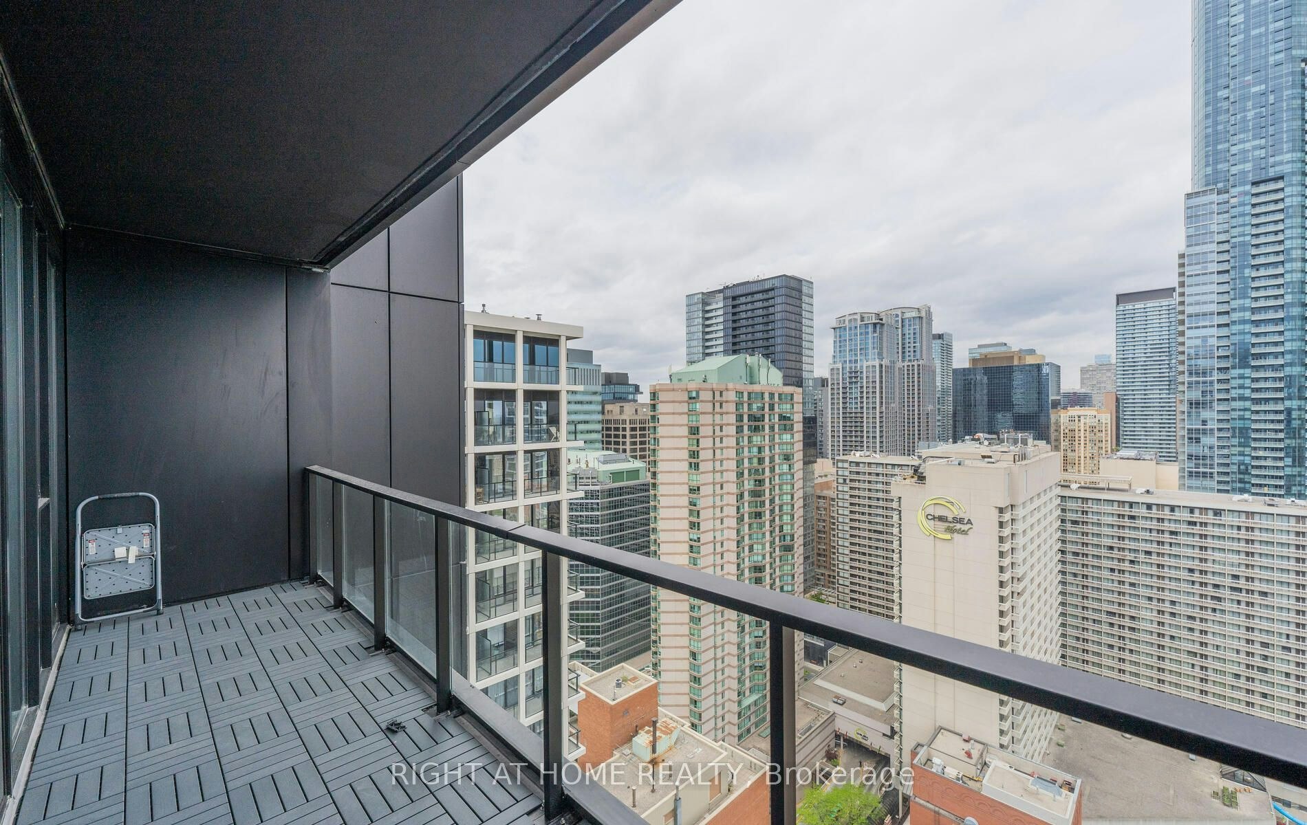 2701-20 Edward Street, Toronto, ON, M5G 0C5 - 24