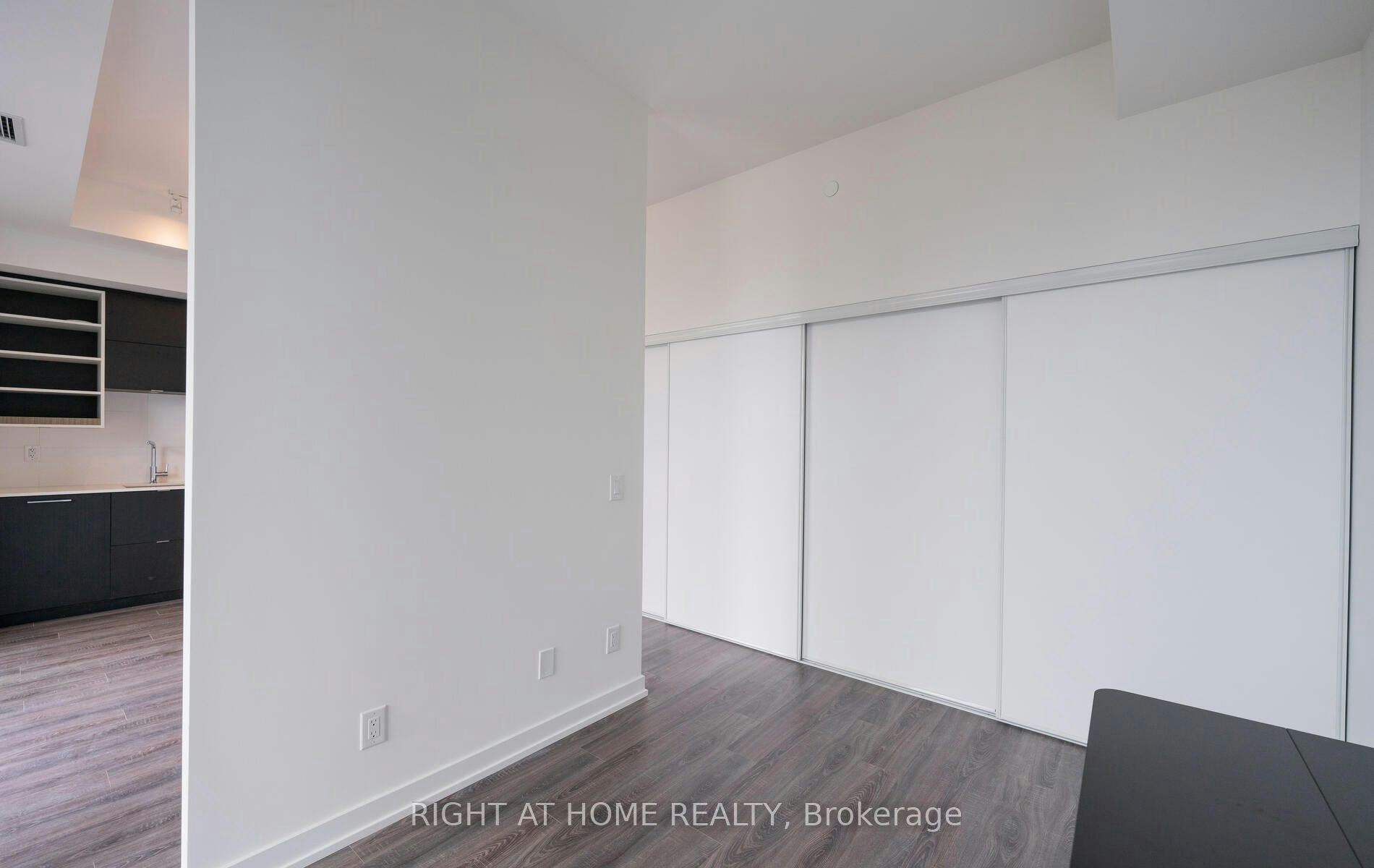 2701-20 Edward Street, Toronto, ON, M5G 0C5 - 18