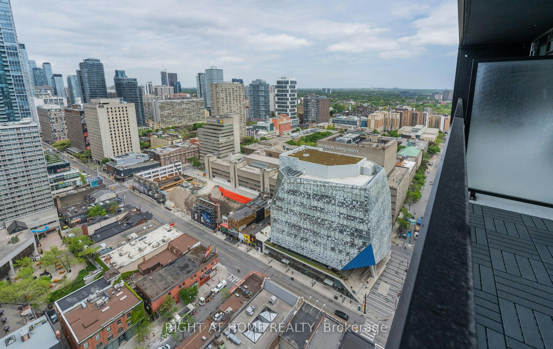 2701-20 Edward Street, Toronto, ON, M5G 0C5 - 26