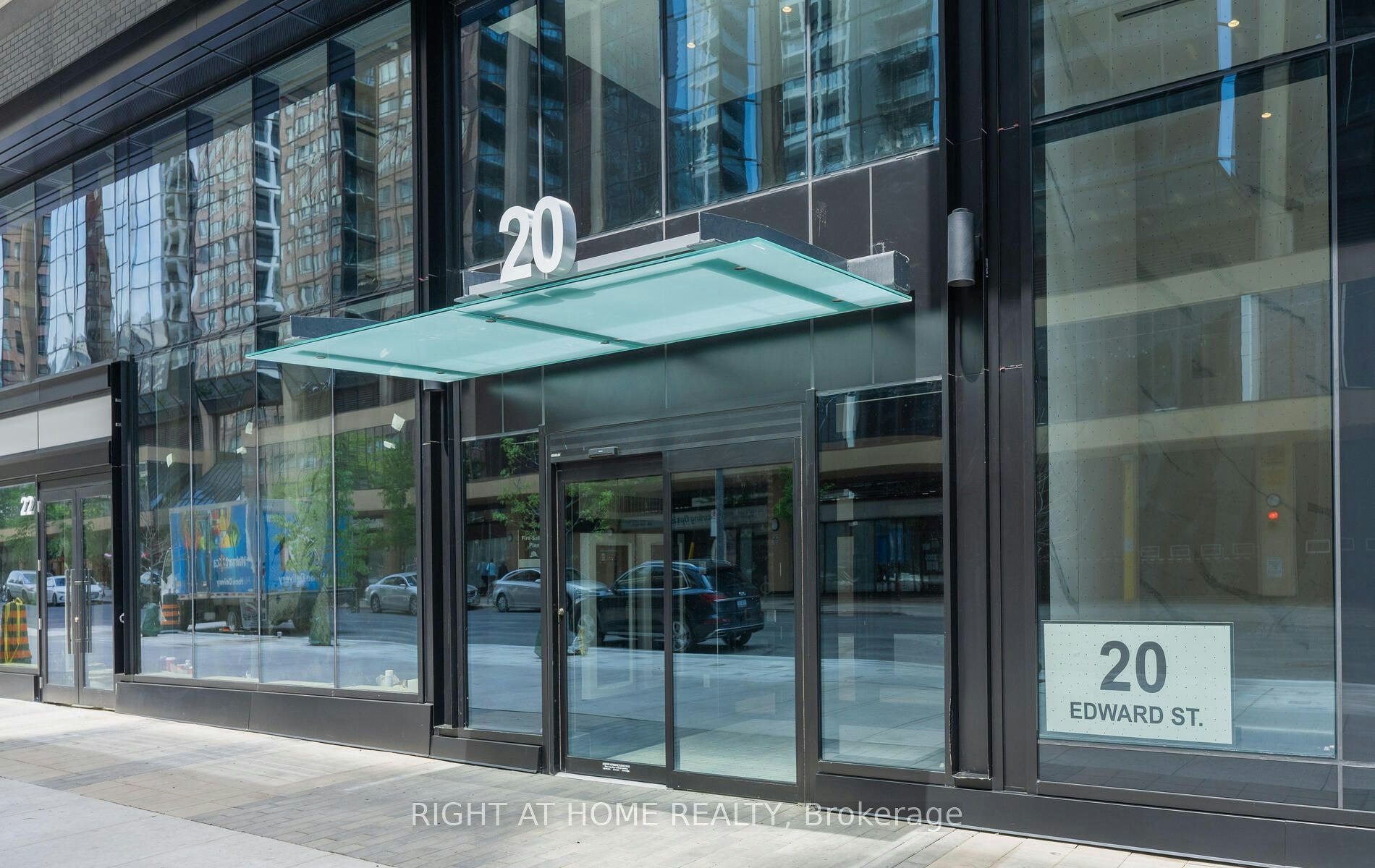 2701-20 Edward Street, Toronto, ON, M5G 0C5 - 5