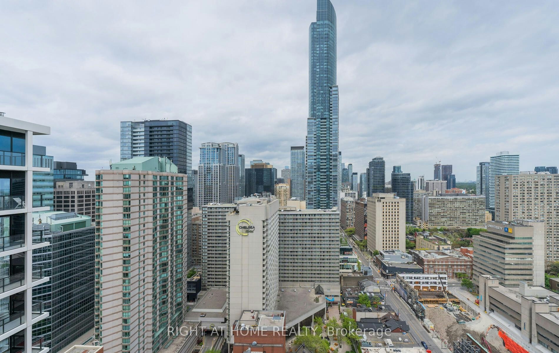 2701-20 Edward Street, Toronto, ON, M5G 0C5 - 25