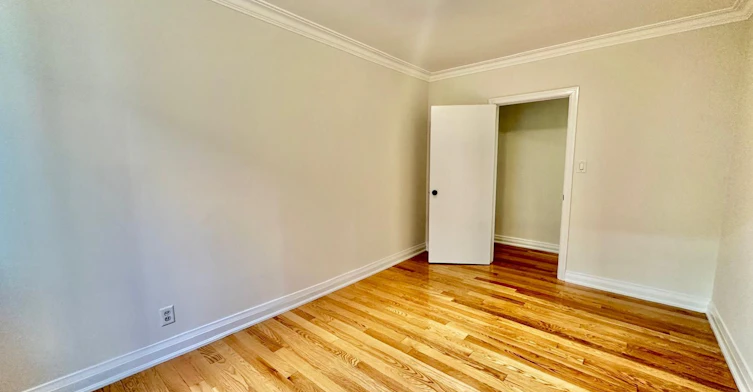3-5 Warwick Avenue, Toronto, ON, M6C 1T5 - 8