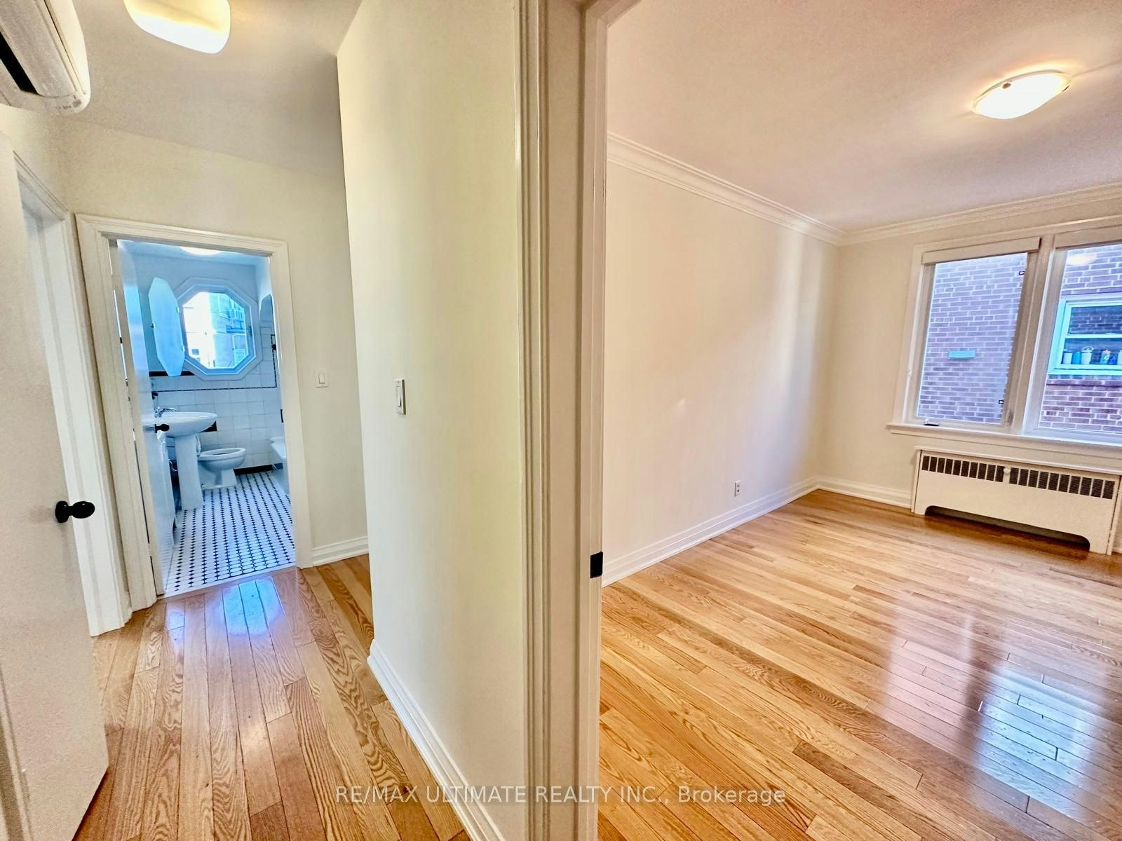 3-5 Warwick Avenue, Toronto, ON, M6C 1T5 - 6