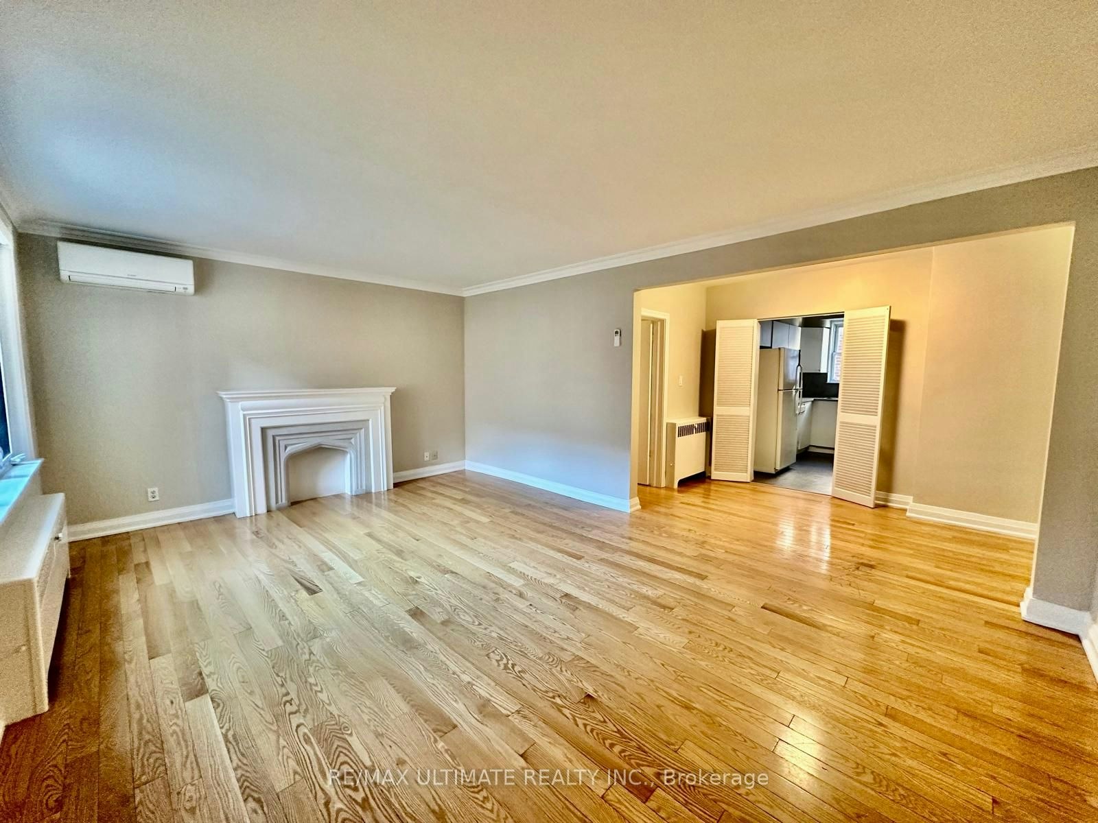 3-5 Warwick Avenue, Toronto, ON, M6C 1T5 - 3