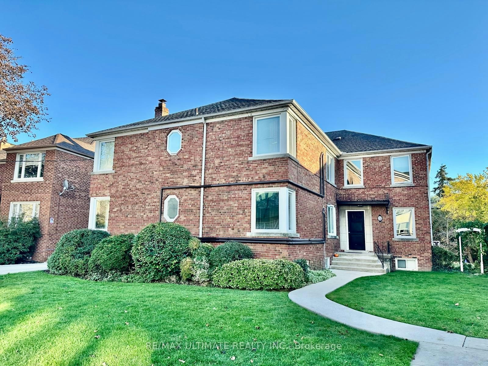 3-5 Warwick Avenue, Toronto, ON, M6C 1T5