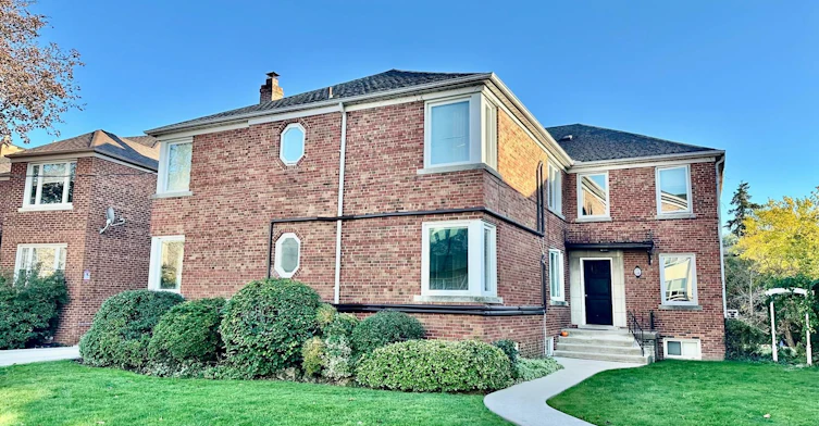 3-5 Warwick Avenue, Toronto, ON, M6C 1T5