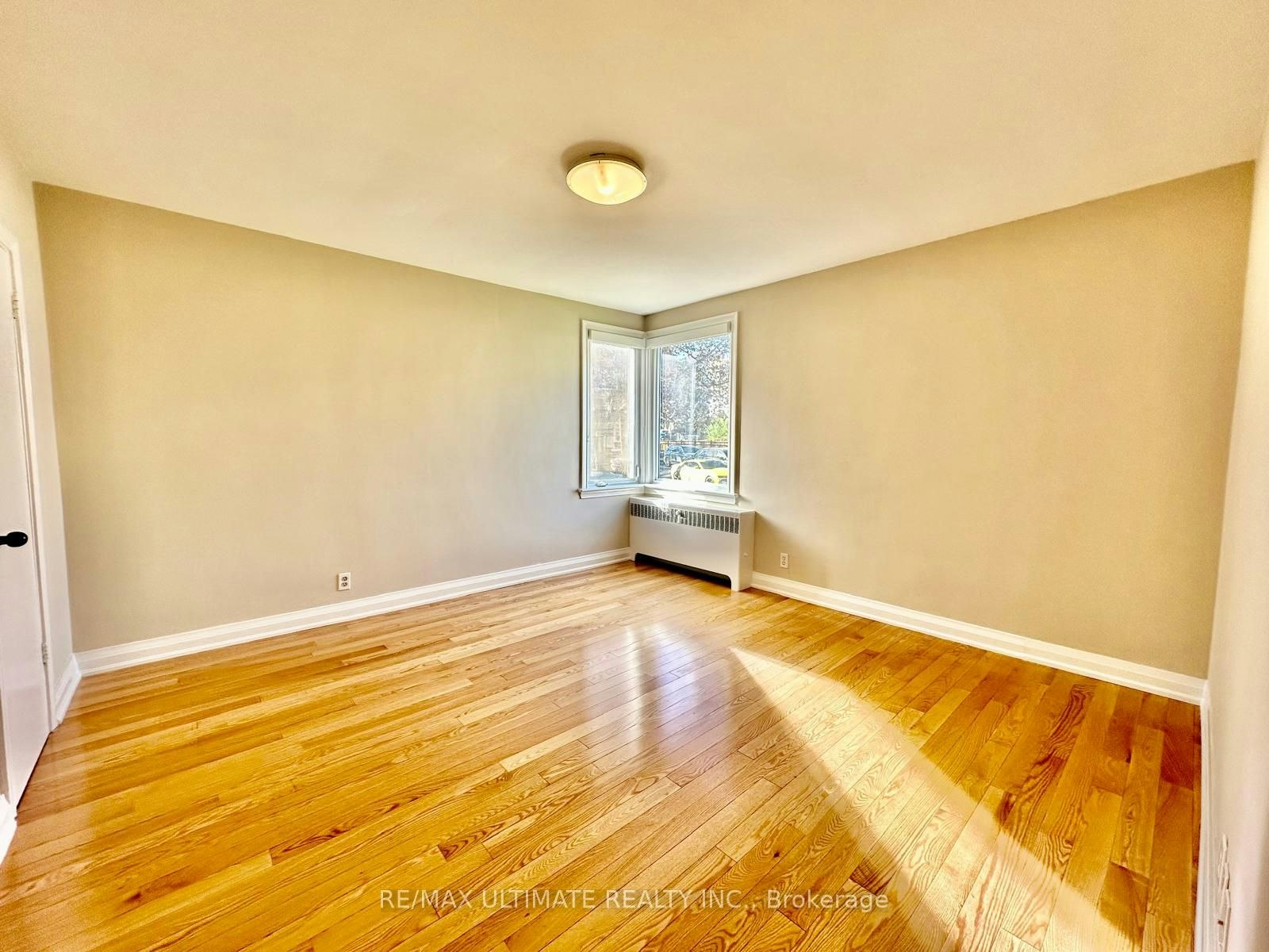 3-5 Warwick Avenue, Toronto, ON, M6C 1T5 - 9