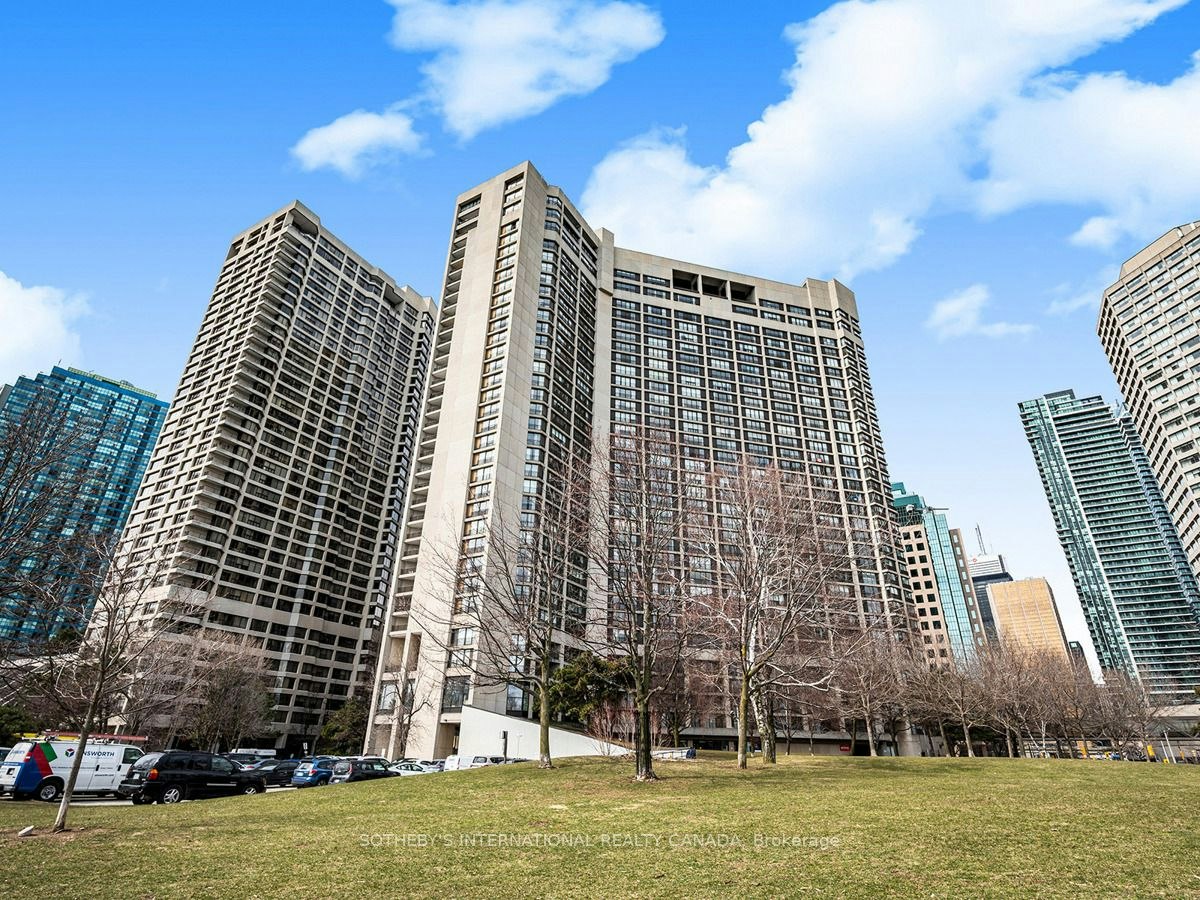 1008-33 Harbour Square, Toronto, ON, M5J 2G2