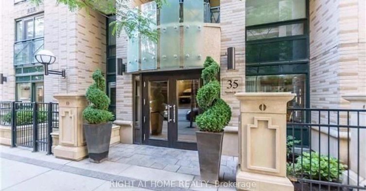 603-35 Hayden Street, Toronto, ON, M4Y 3C3 - 2