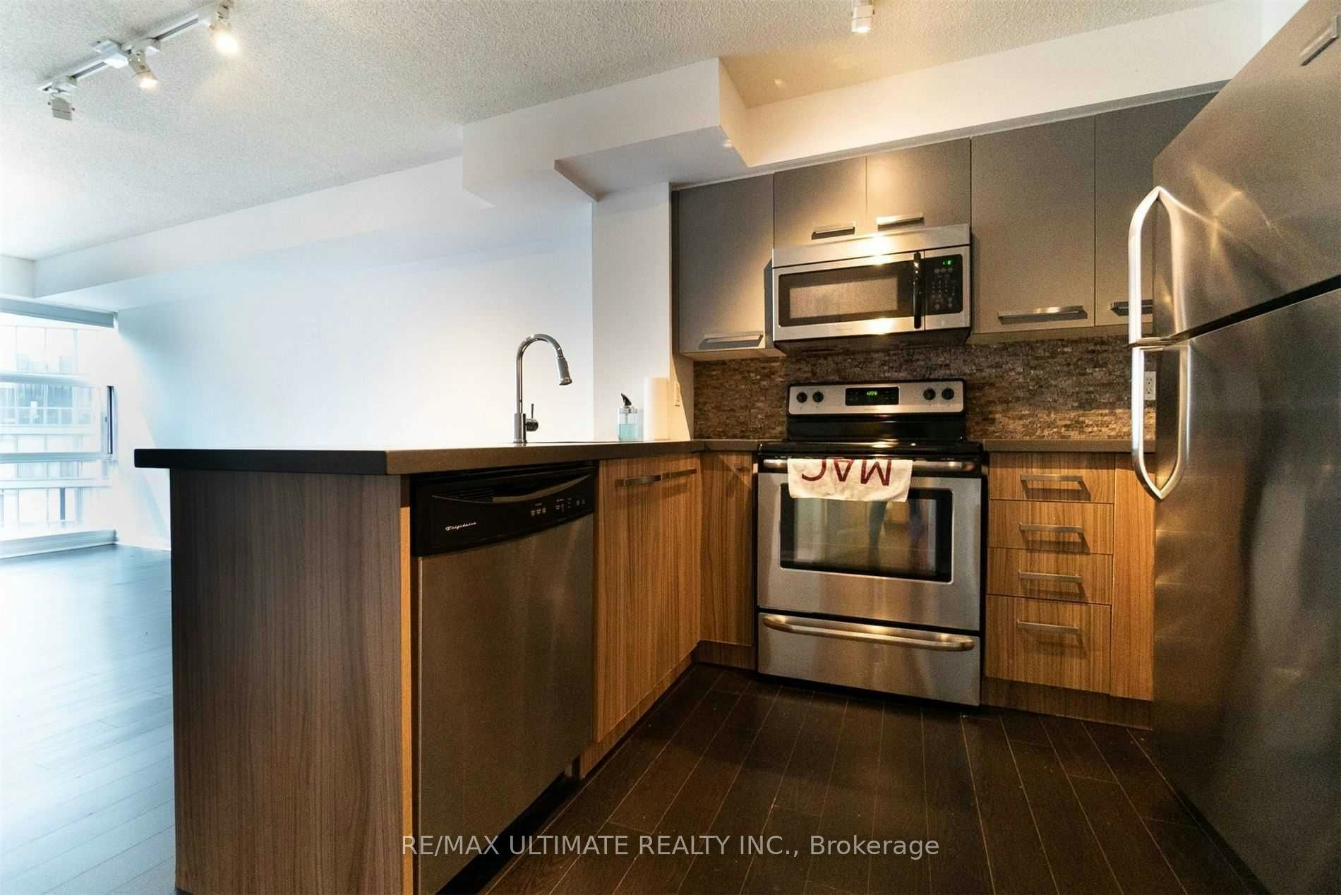 401-11 St Joseph Street, Toronto, ON, M4Y 3G4 - 7
