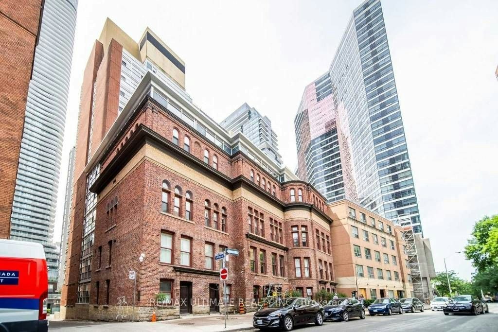 401-11 St Joseph Street, Toronto, ON, M4Y 3G4