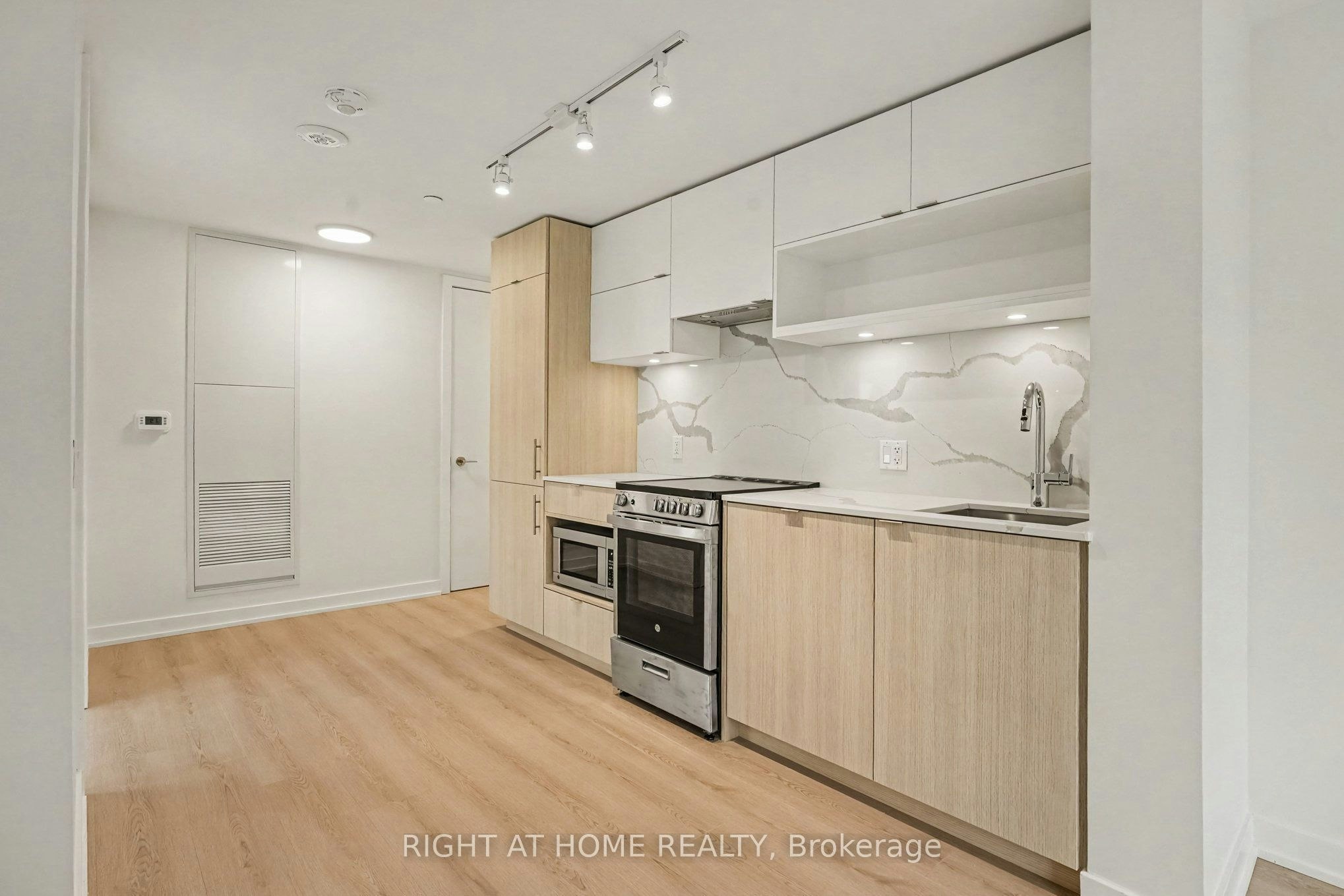 1203-100 Queen Street E, Toronto, ON, M5C 0B5 - 7