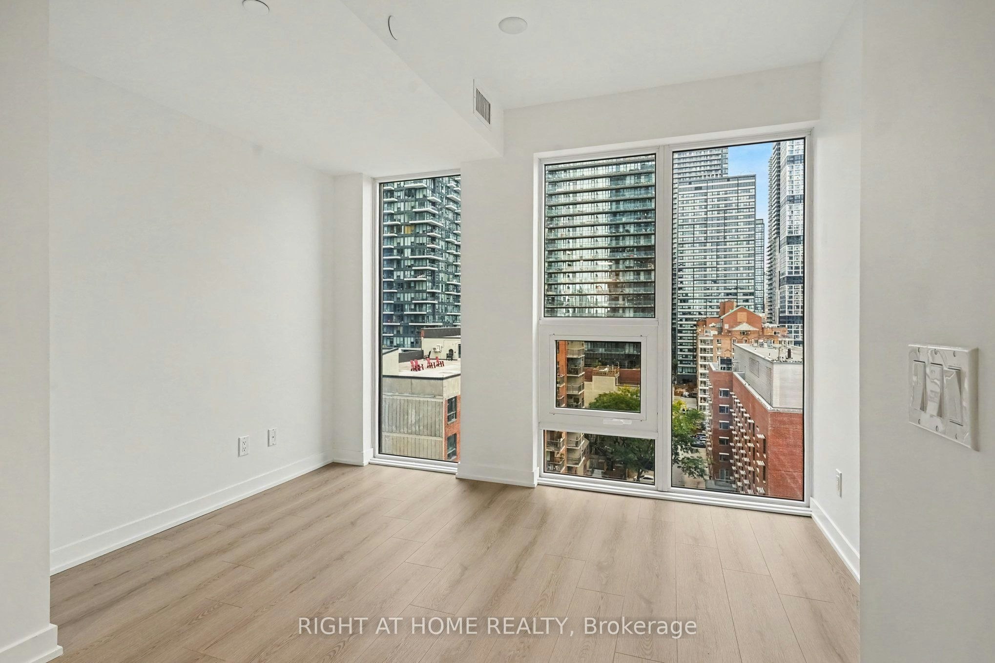 1203-100 Queen Street E, Toronto, ON, M5C 0B5 - 3