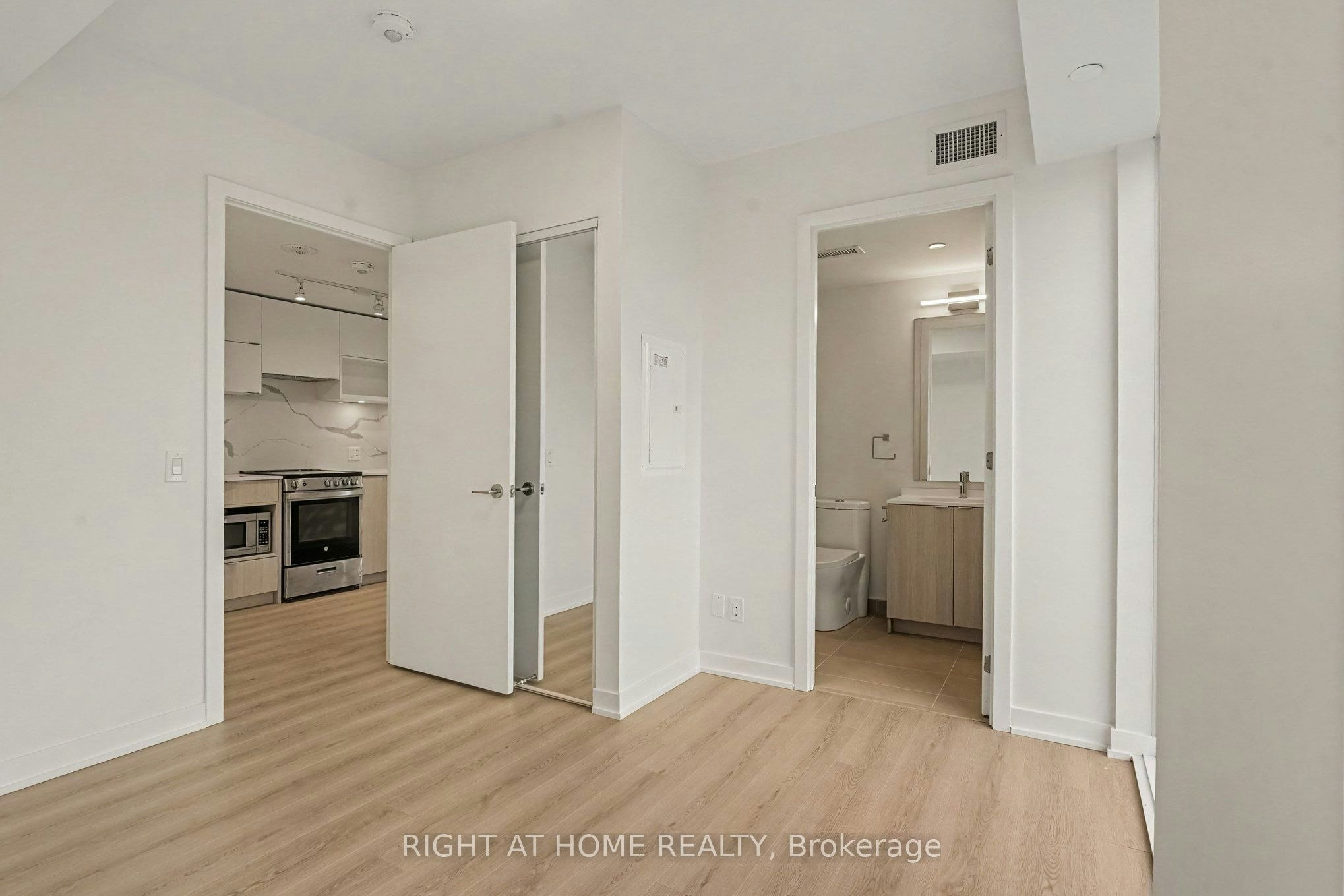 1203-100 Queen Street E, Toronto, ON, M5C 0B5 - 8
