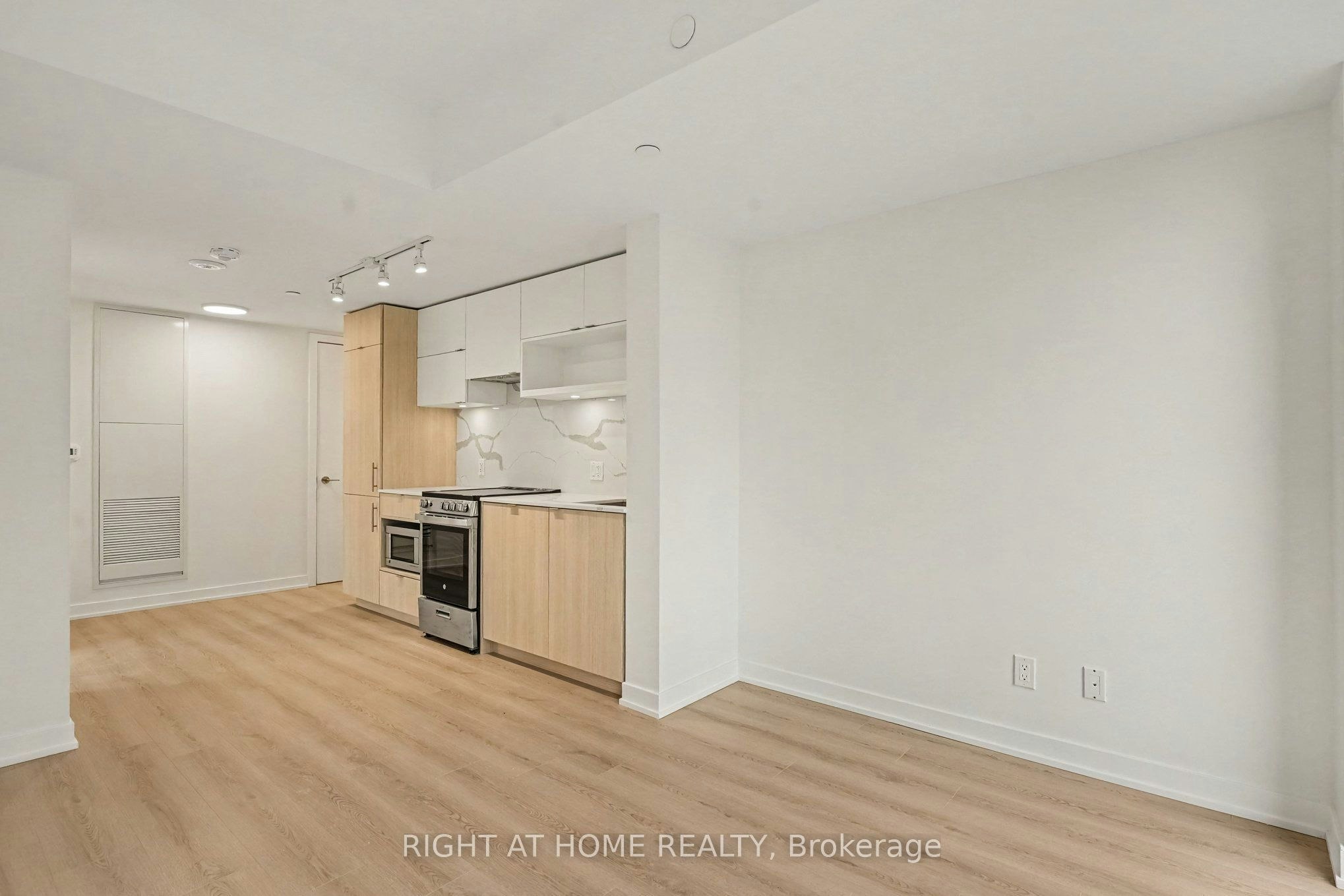 1203-100 Queen Street E, Toronto, ON, M5C 0B5 - 5